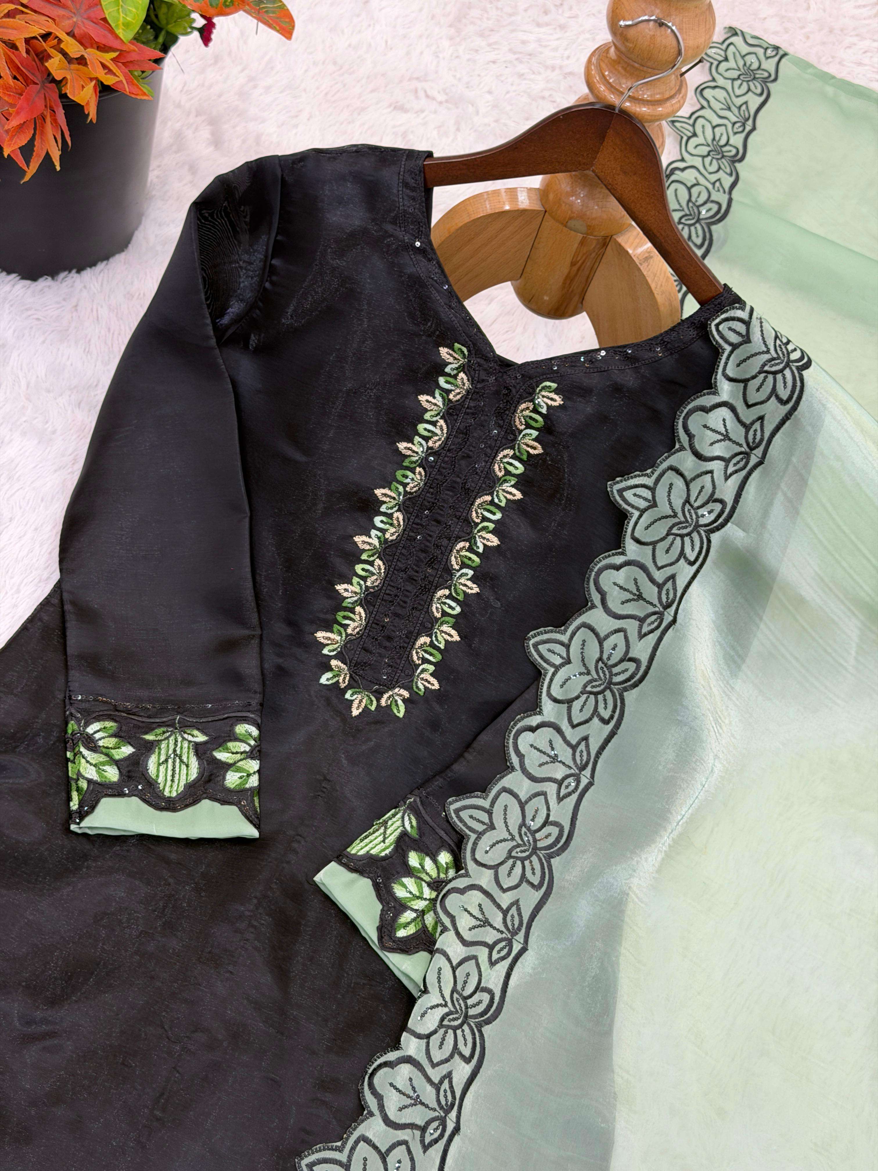 SR 1709 SILK BEAUTIFUL DESIGNER LOOK PAKISTANI STYLE SUIT