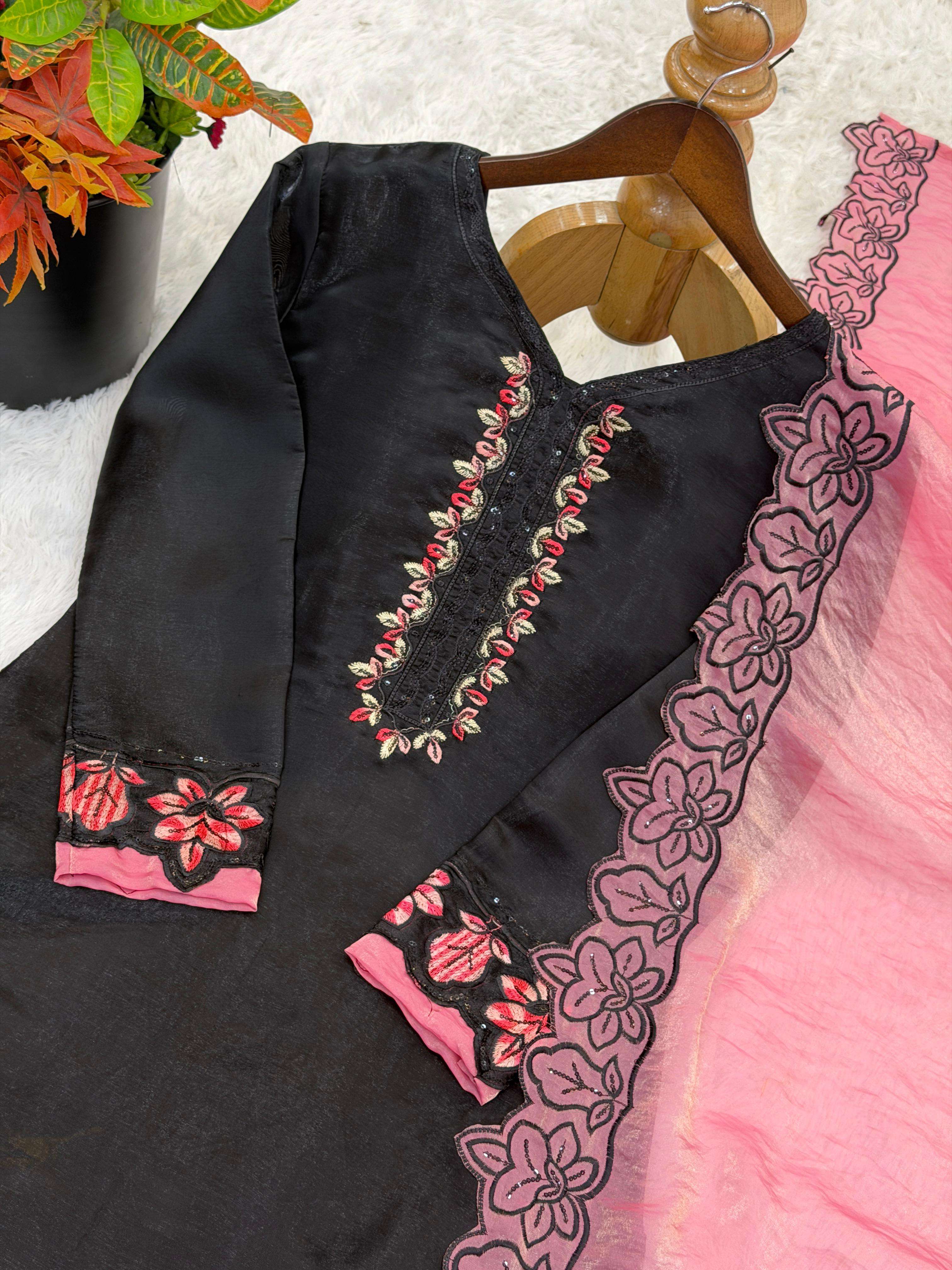 SR 1709 SILK BEAUTIFUL DESIGNER LOOK PAKISTANI STYLE SUIT