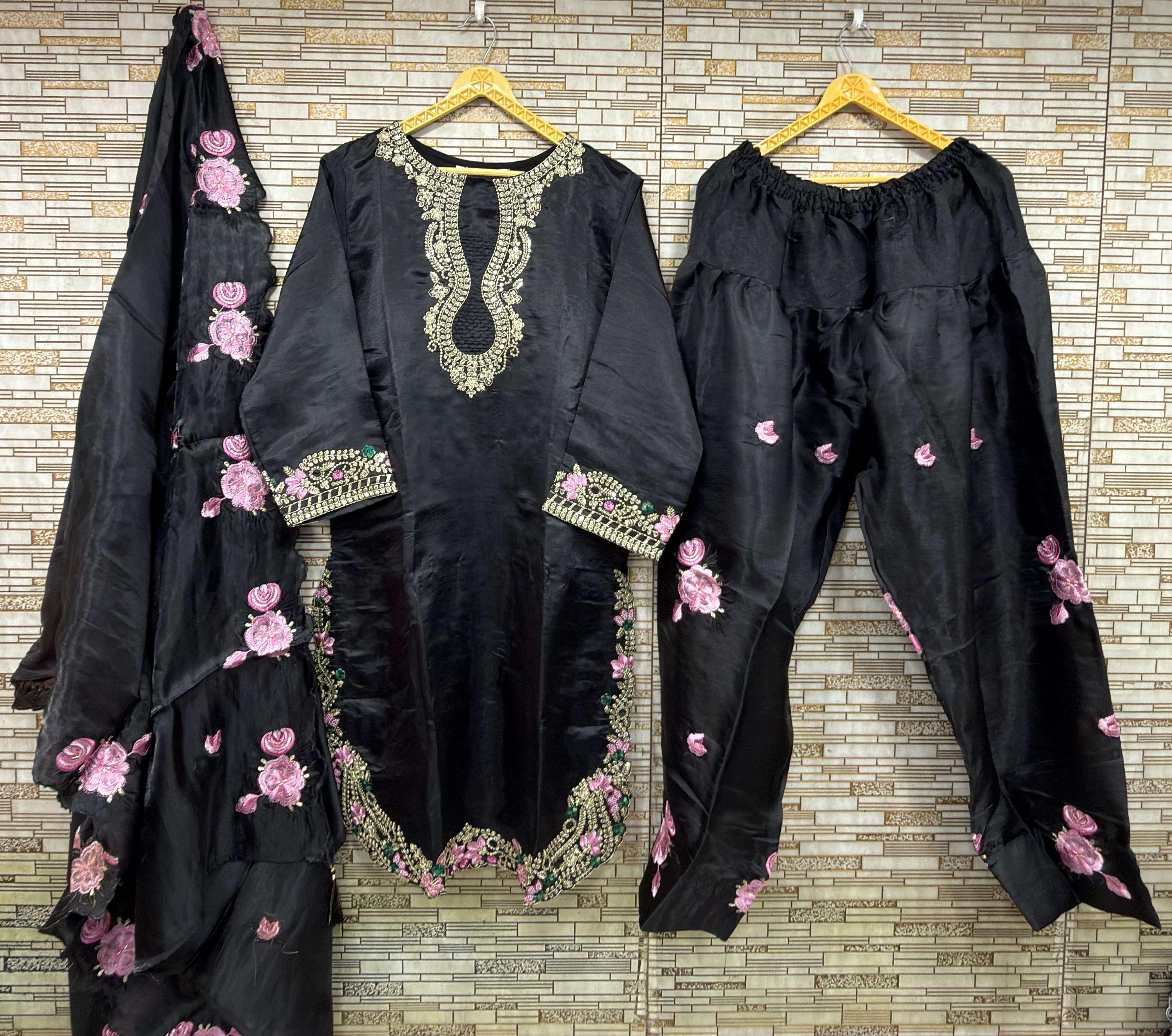 BILQIS B 284 HEAVY EMBROIDERED DESIGNER FESTIVE WEAR PAKISTANI SUIT