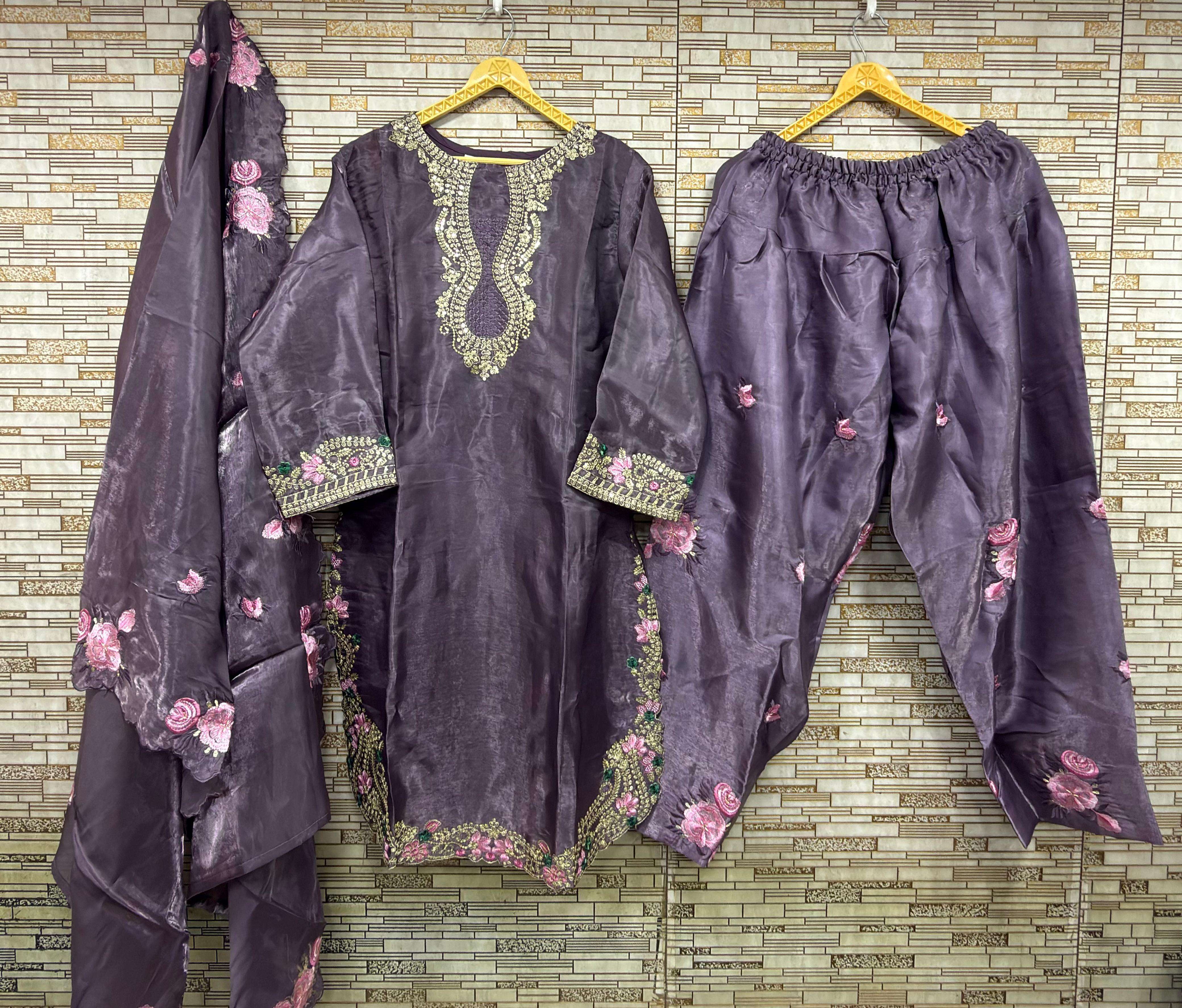 BILQIS B 284 HEAVY EMBROIDERED DESIGNER FESTIVE WEAR PAKISTANI SUIT