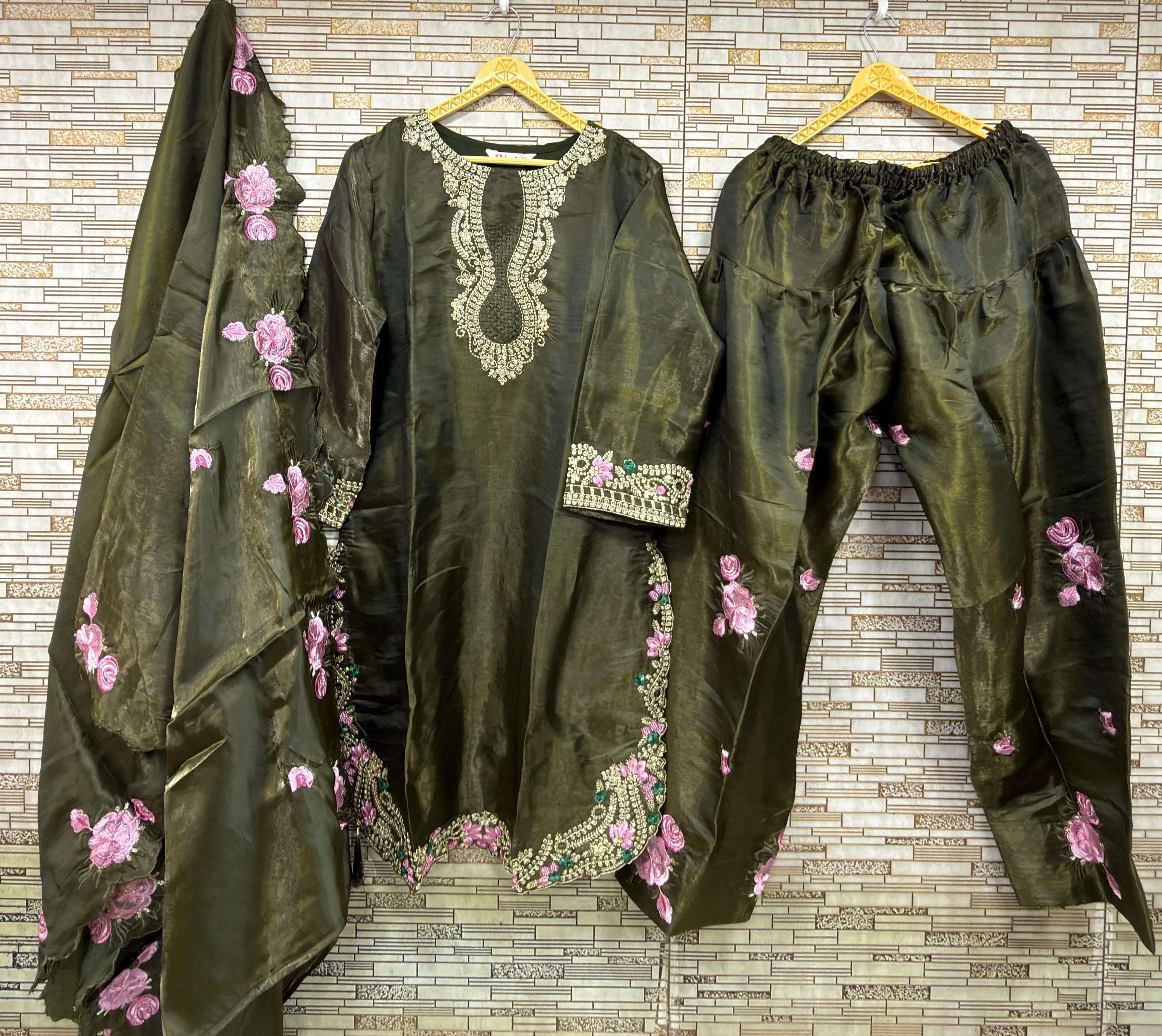 BILQIS B 284 HEAVY EMBROIDERED DESIGNER FESTIVE WEAR PAKISTANI SUIT