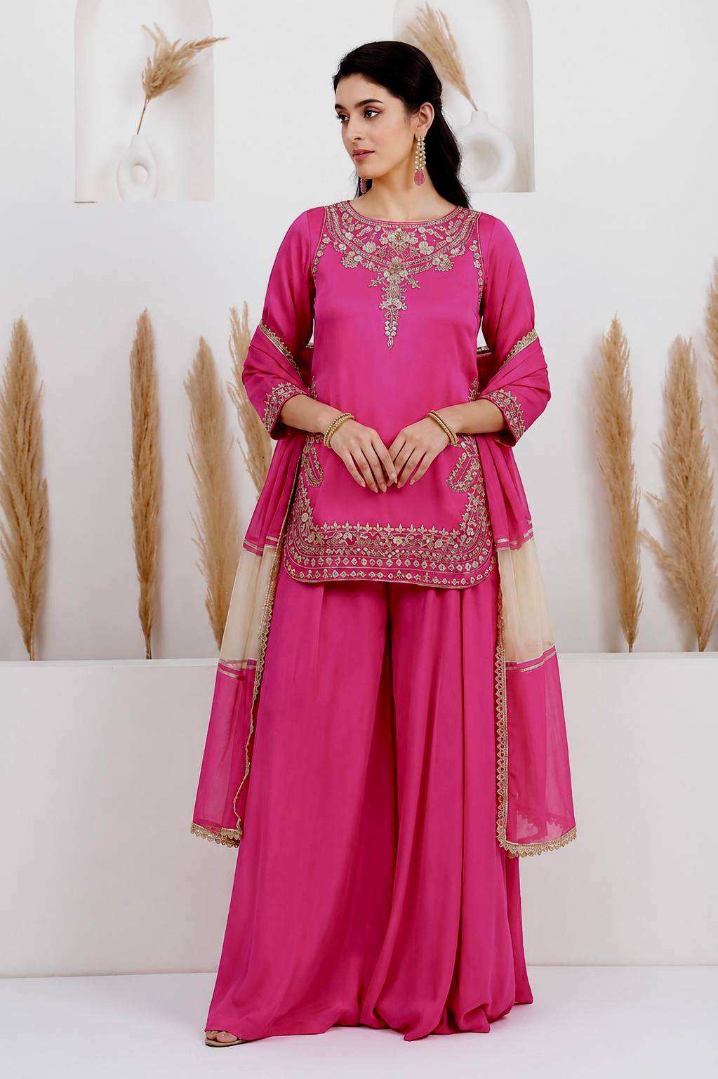 JD 646 CREPE SILK BEAUTIFUL DESIGNER LOOK PARTY WEAR LADIES SUIT
