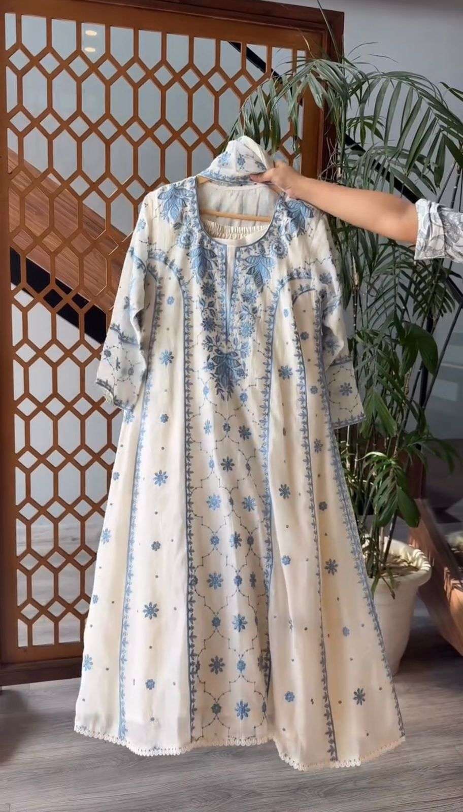 LADY LOOK 014 SILK WITH HEAVY EMBROIDERY WORKS LADIES SUIT