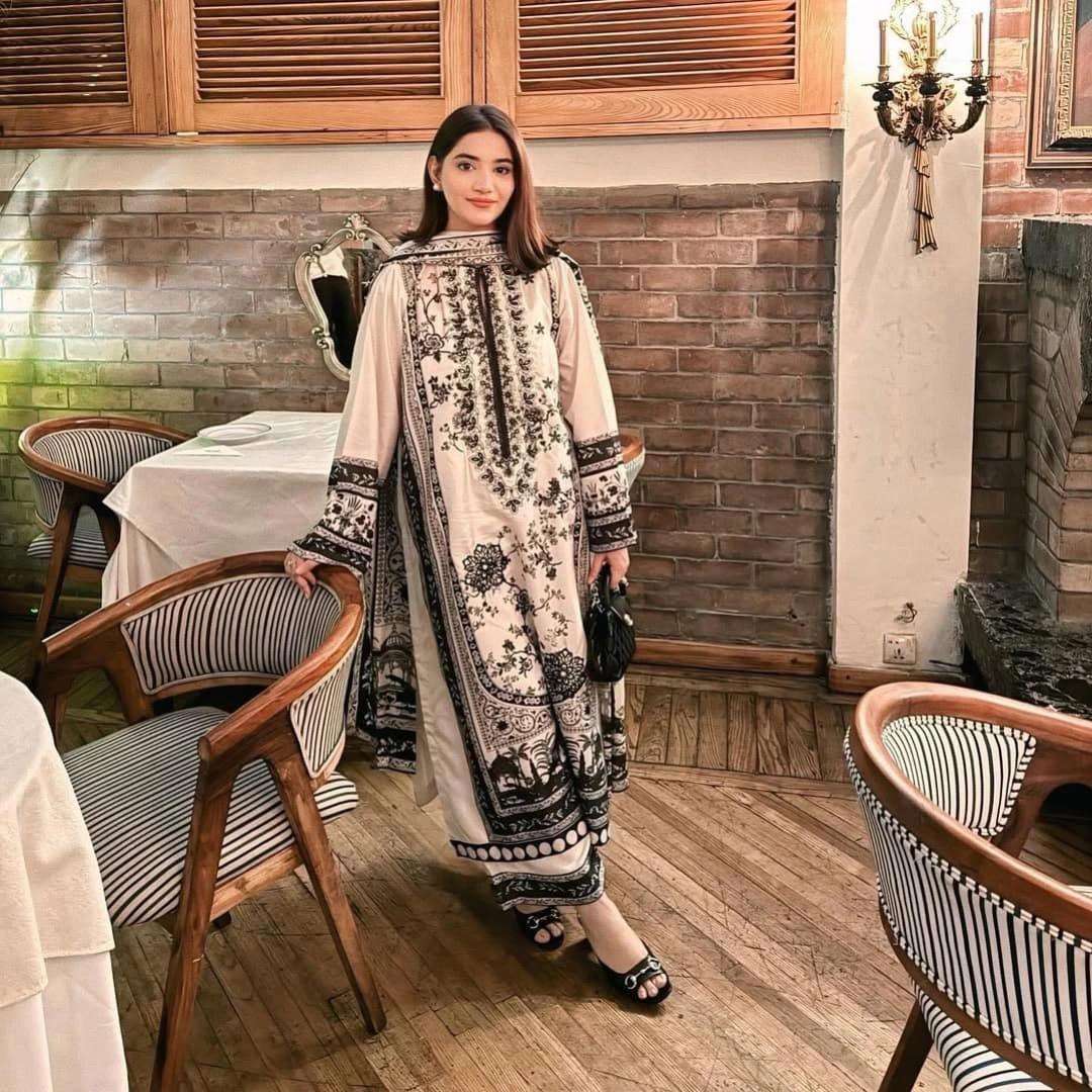 LADY LOOK 017 FANCY EMBROIDERY WORKS PAKISTANI STYLE LADIES SUIT