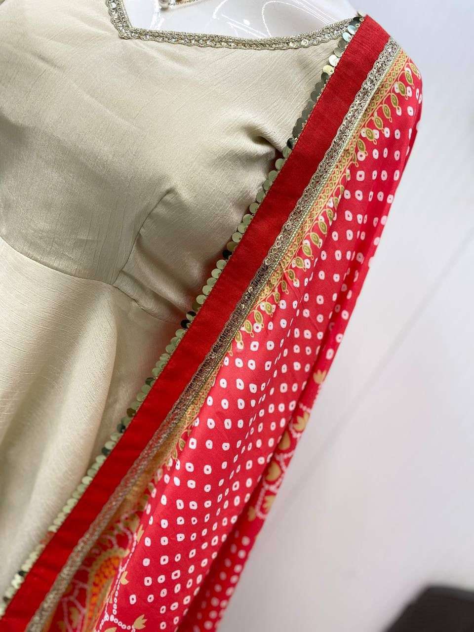 LG 1970 PREETY LOOK DESIGNER PARTY WEAR ANARKALI GOWN STYLE LADIES SUIT