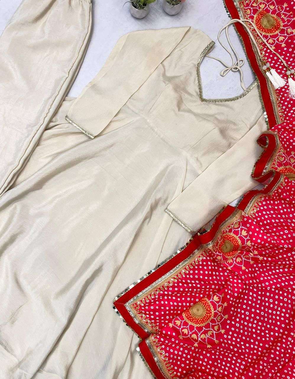LG 1970 PREETY LOOK DESIGNER PARTY WEAR ANARKALI GOWN STYLE LADIES SUIT