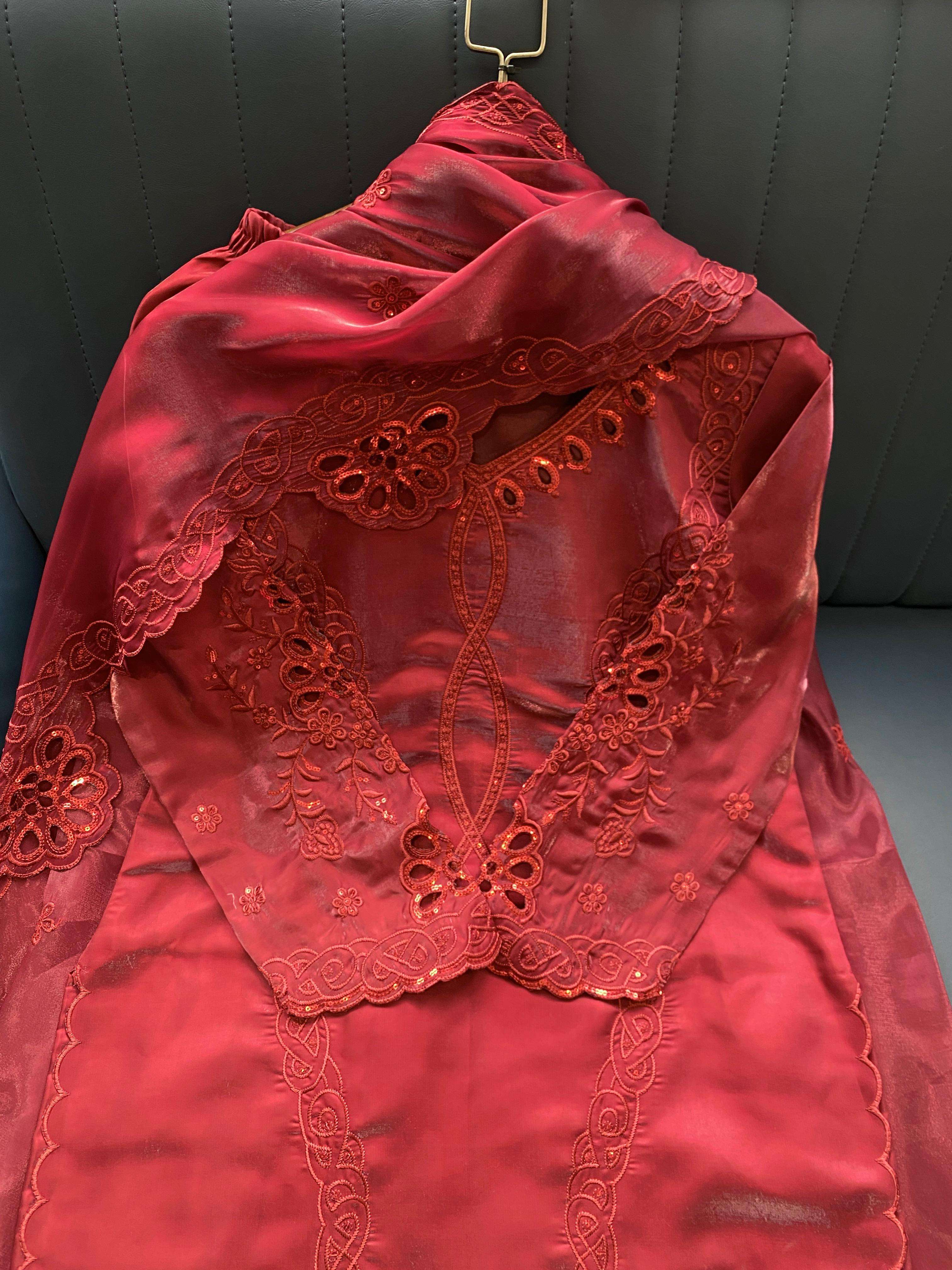 LG 2095 SILK BEAUTIFUL DESIGNER LOOK PARTY WEAR LADIES SUIT