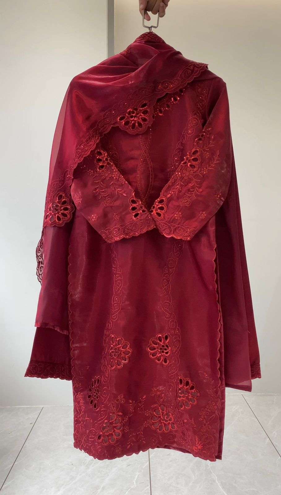 LG 2095 SILK BEAUTIFUL DESIGNER LOOK PARTY WEAR LADIES SUIT