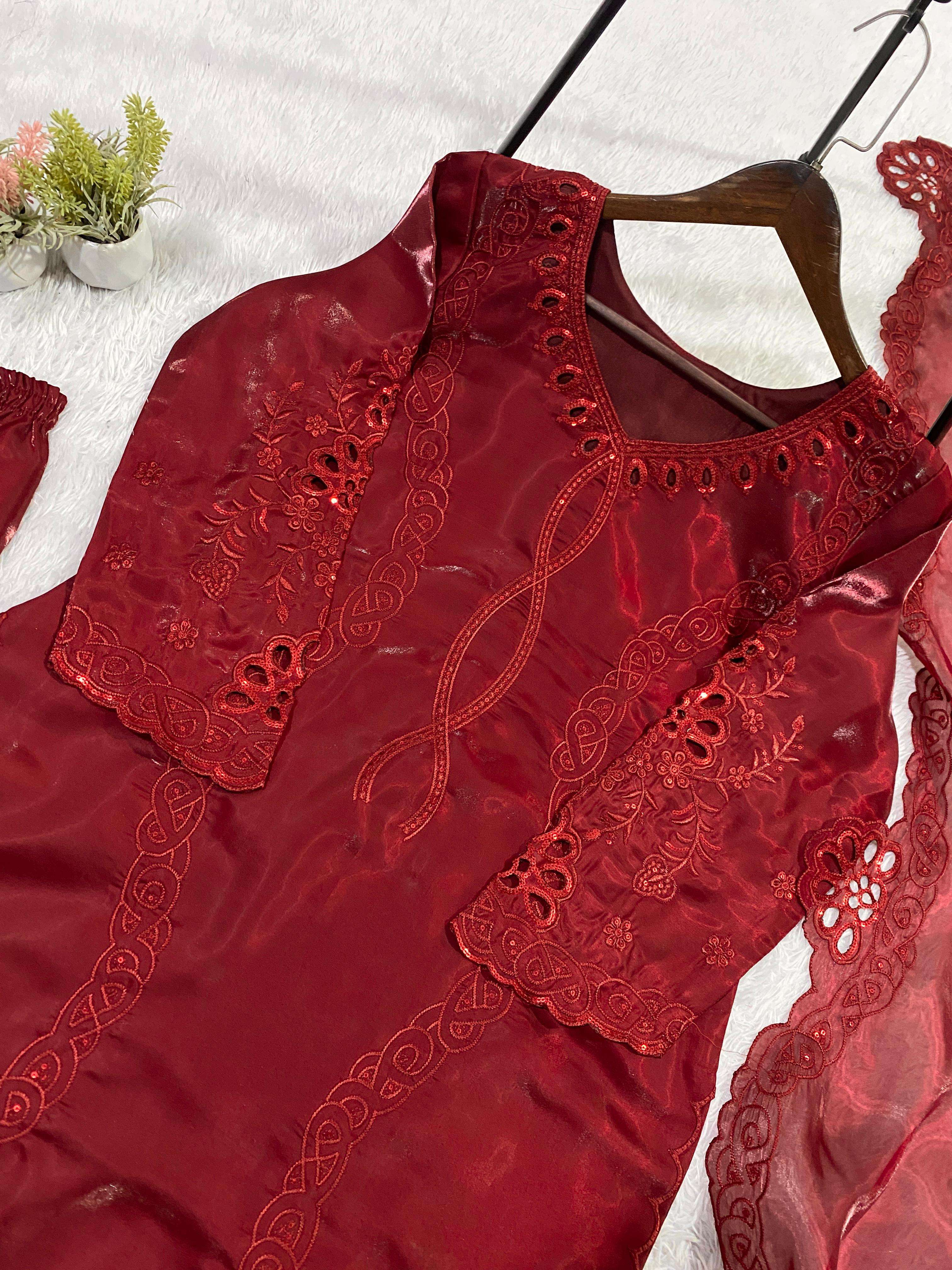 LG 2095 SILK BEAUTIFUL DESIGNER LOOK PARTY WEAR LADIES SUIT