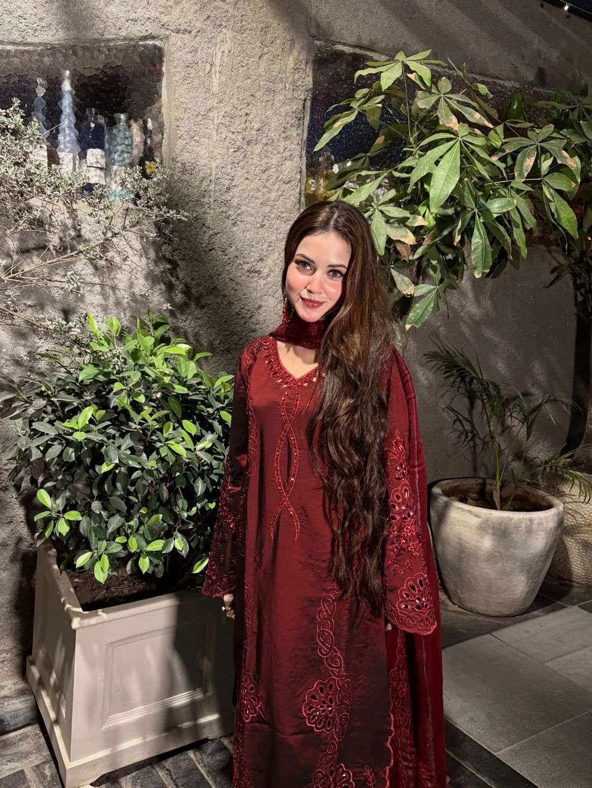 LG 2095 SILK BEAUTIFUL DESIGNER LOOK PARTY WEAR LADIES SUIT