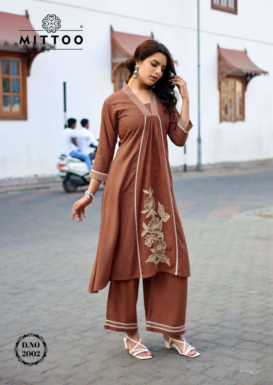 MITTOO IBAADAT RAYON FANCY PREETY LOOKS SUMMER WEAR LADIES KURTI WITH BOTTOM PAIR 