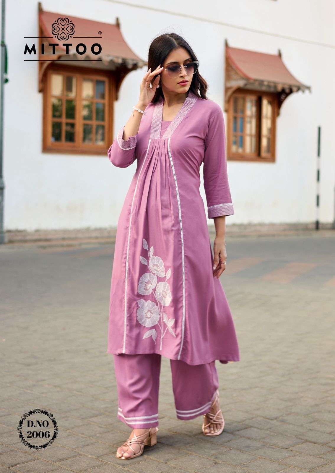 MITTOO IBAADAT RAYON FANCY PREETY LOOKS SUMMER WEAR LADIES KURTI WITH BOTTOM PAIR 