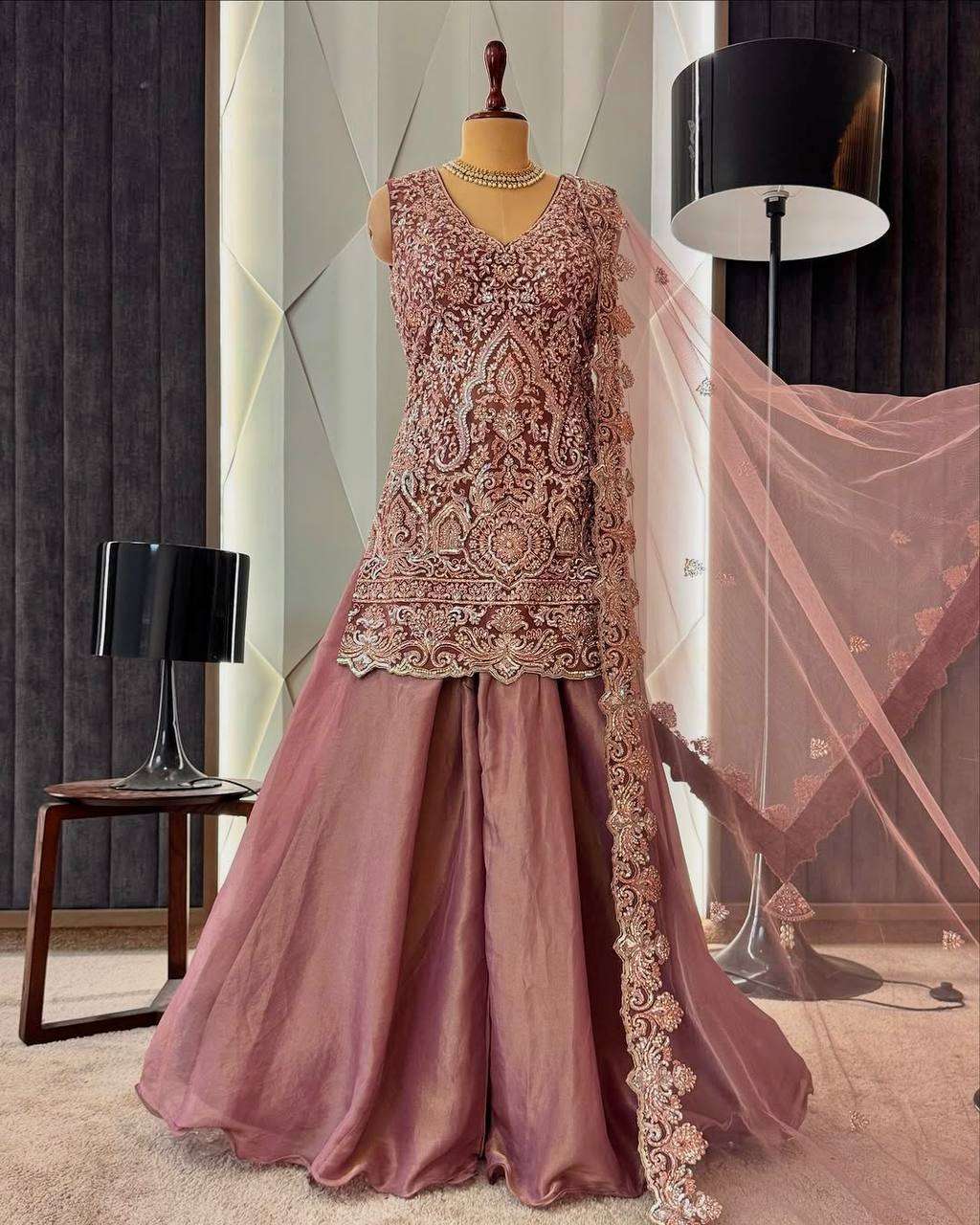 ST 203 GEORGETTE HEAVY GORGEOUS DESIGNER LOOK PARTY WEAR LADIES SUIT