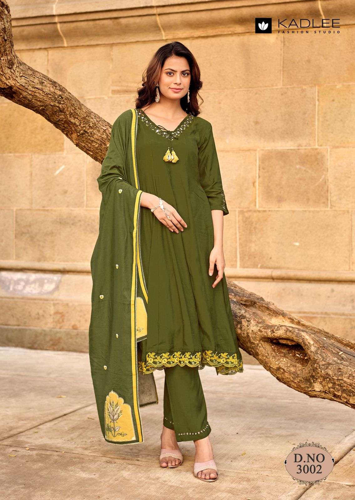 KADLEE FASHION SAIRAA MUSLIN FANCY WORK LADIES 3PCS SET COLLECTION 
