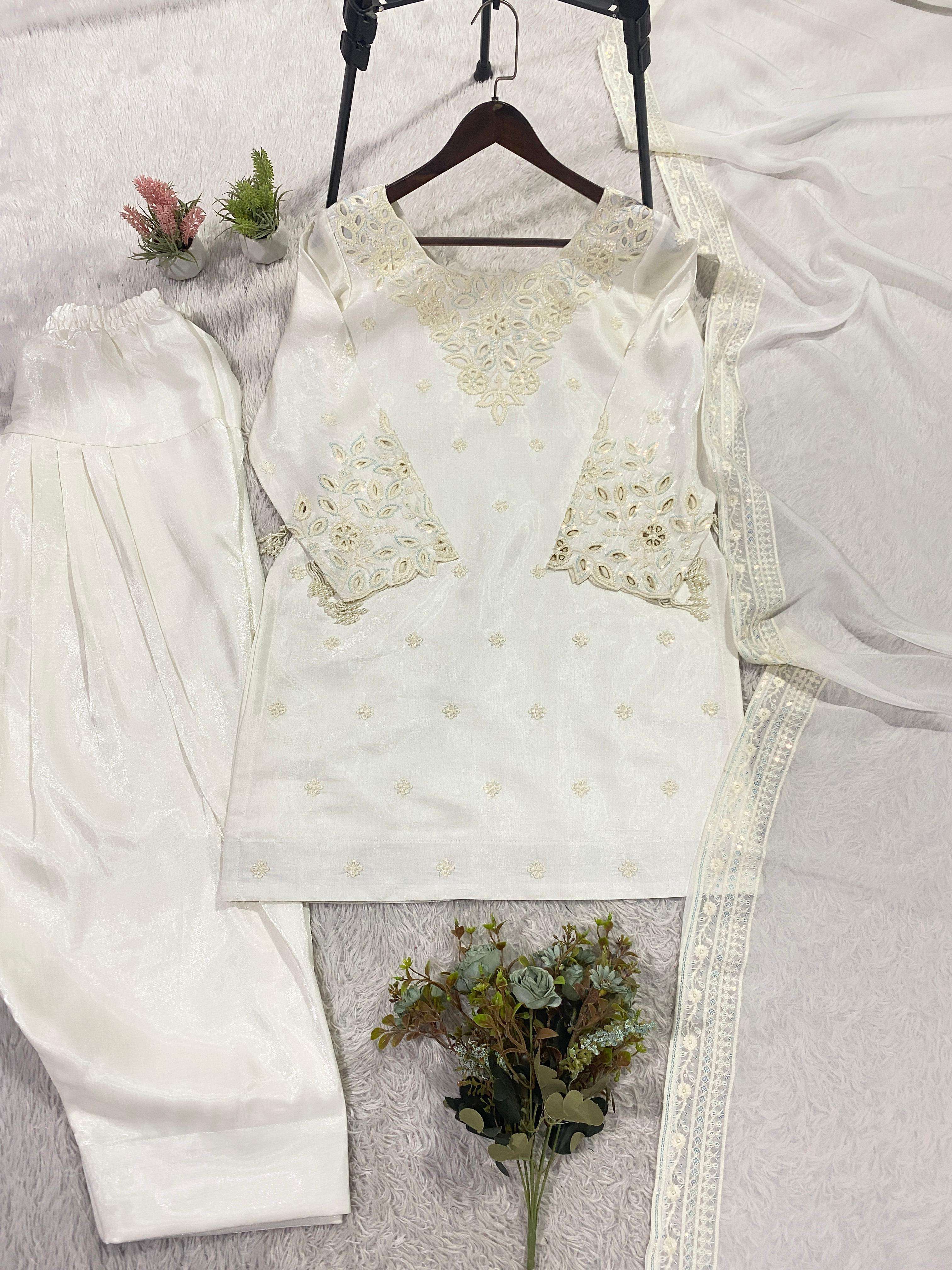 LG 2075 SILK GORGEOUS PARTY WEAR DESIGNER LOOK TOP FARSI SALWAAR WITH DUPATTA SET 