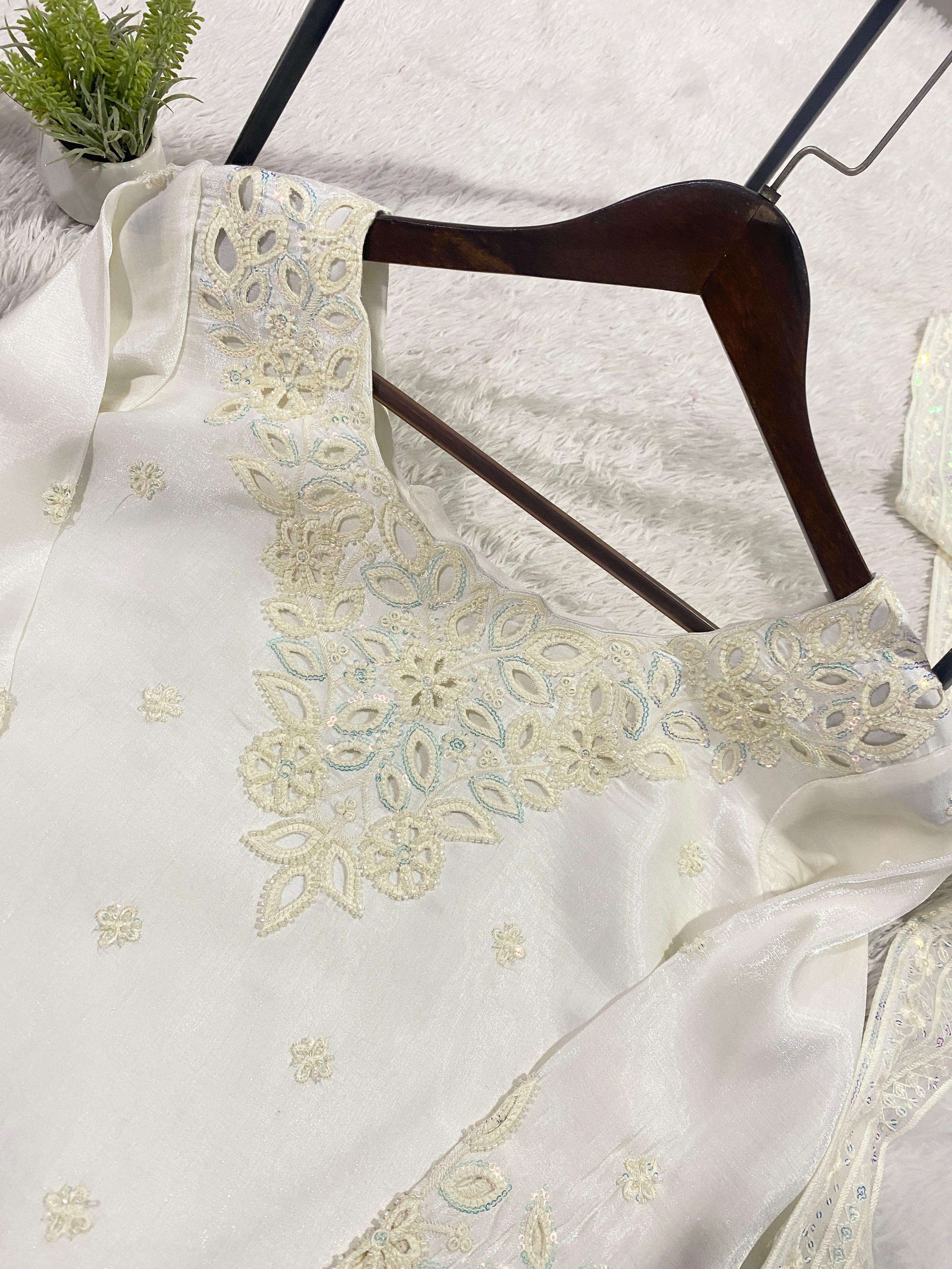 LG 2075 SILK GORGEOUS PARTY WEAR DESIGNER LOOK TOP FARSI SALWAAR WITH DUPATTA SET 