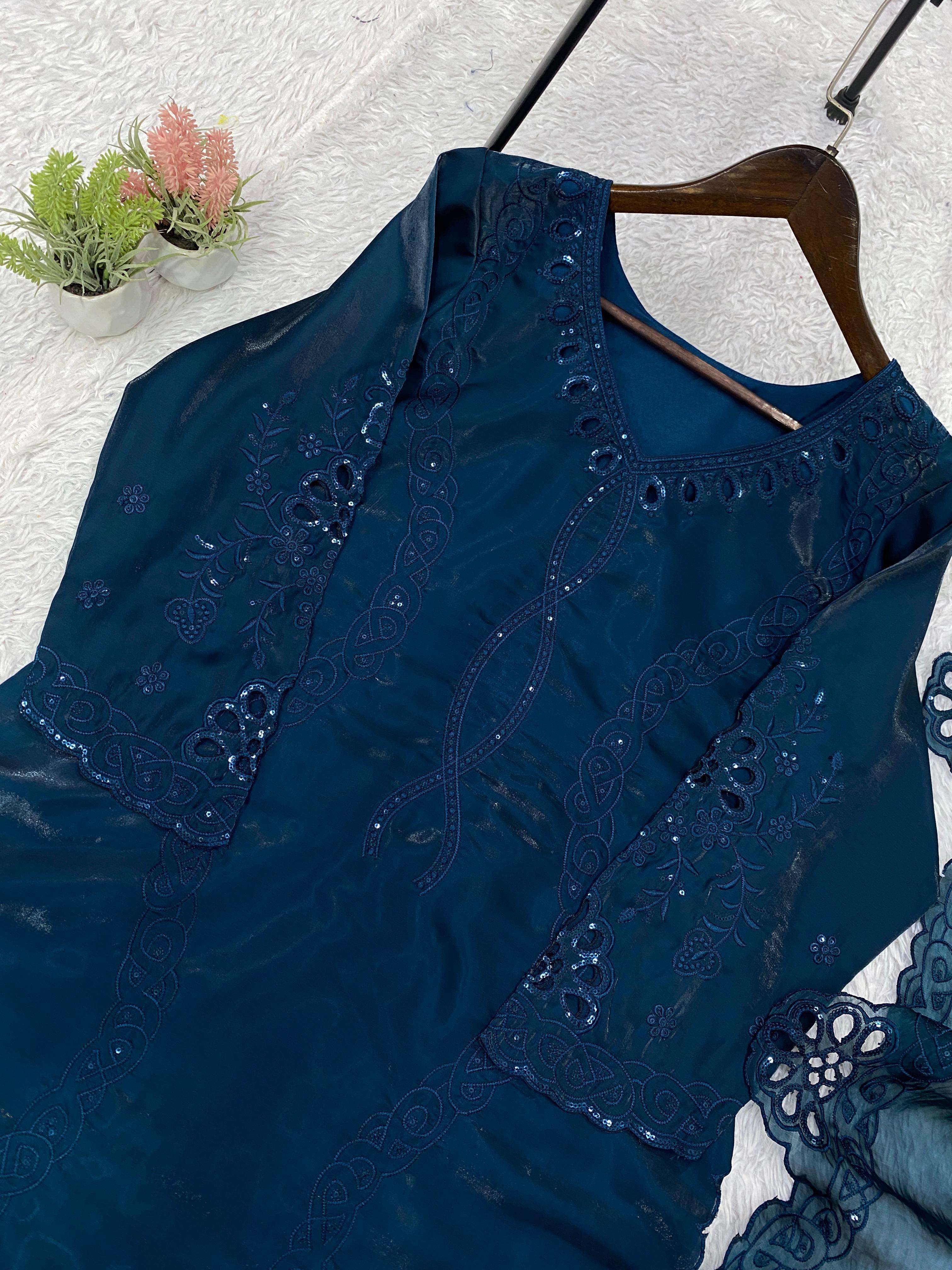 LG 2095 SILK BEAUTIFUL DESIGNER LOOK PARTY WEAR LADIES SUIT