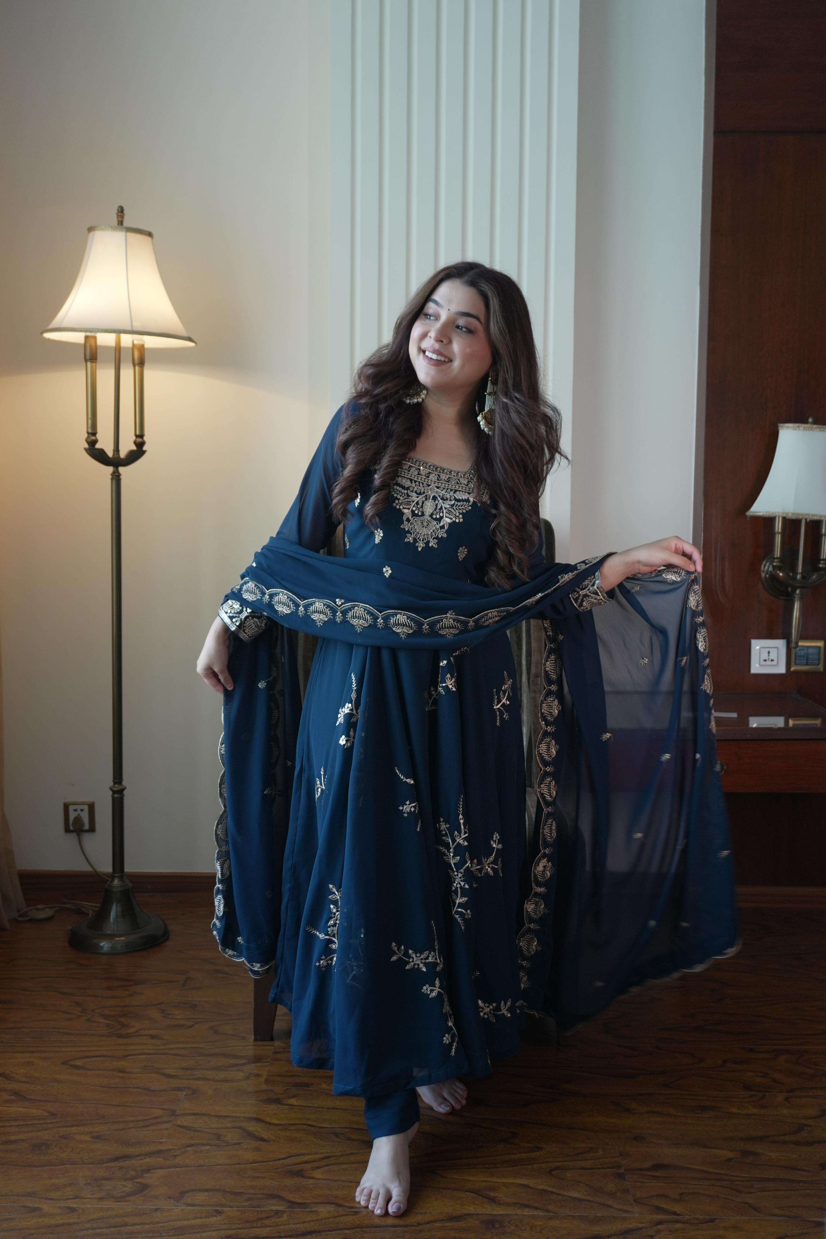 LM 13 GEORGETTE BEAUTIFUL PARTY WEAR LOOK DESIGNER LADIES SUIT