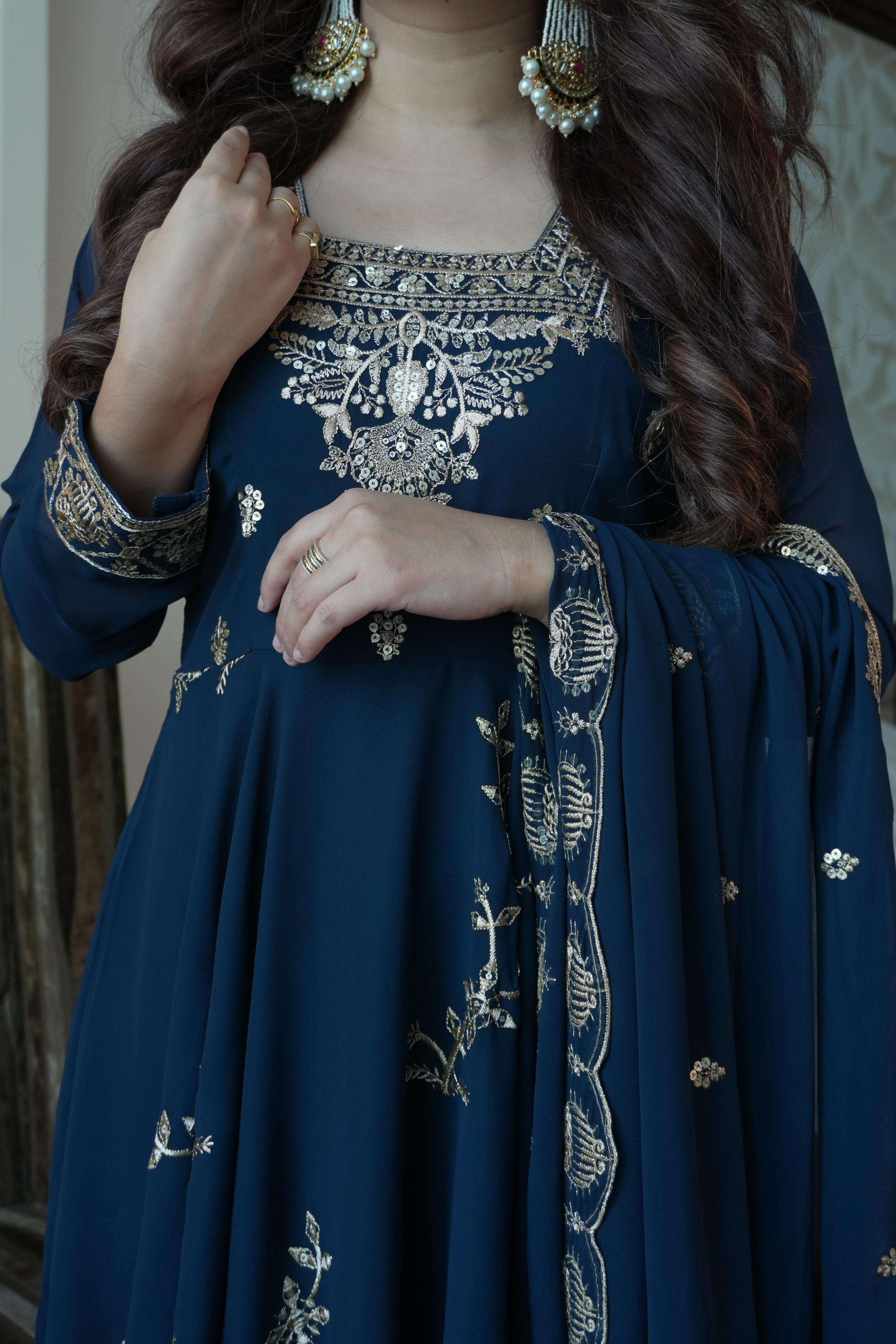 LM 13 GEORGETTE BEAUTIFUL PARTY WEAR LOOK DESIGNER LADIES SUIT