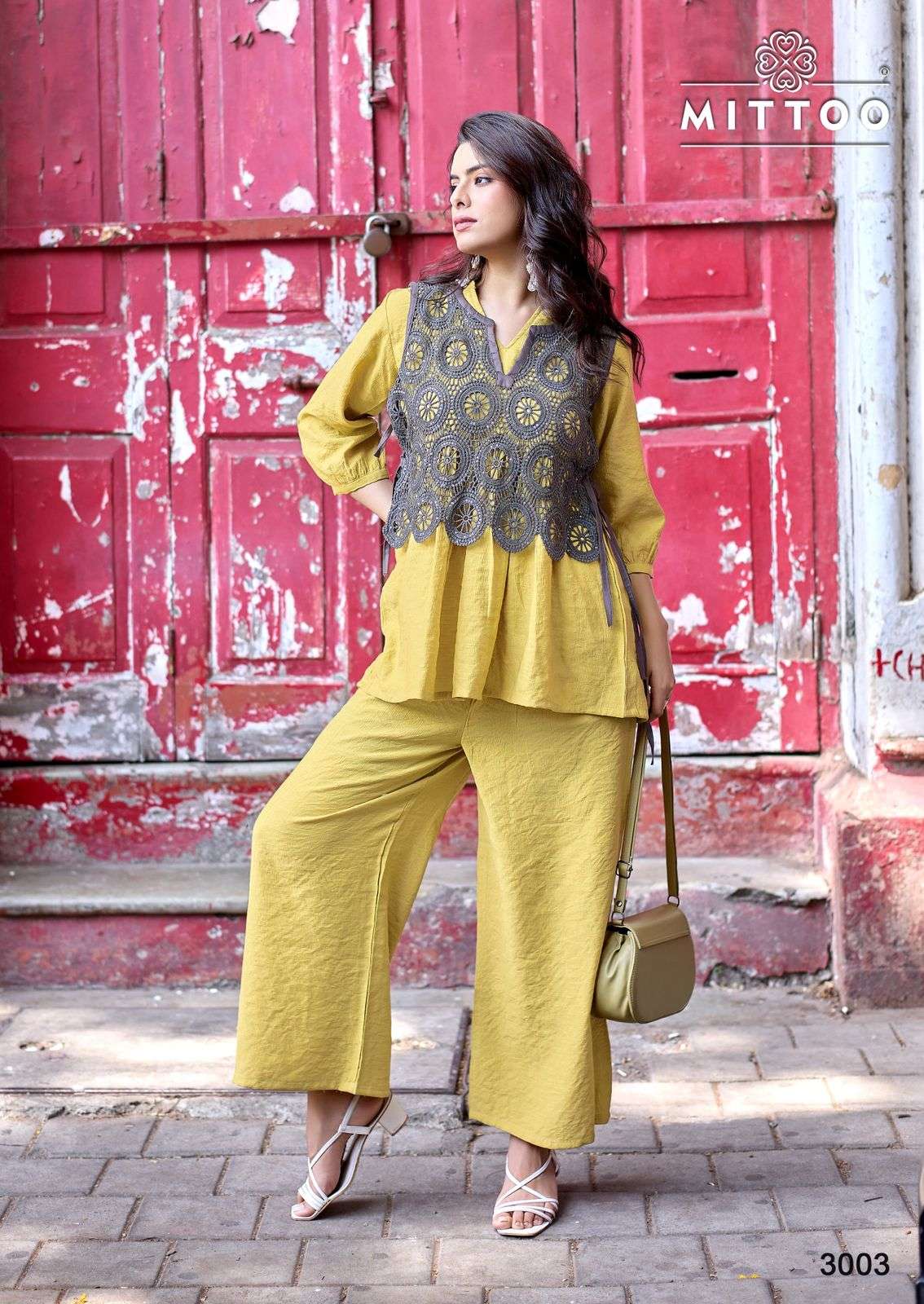 MITTOO BEAUTY LINE VISCOSE FANCY LOOKS TOP WITH KOTI AND BOTTOM SET