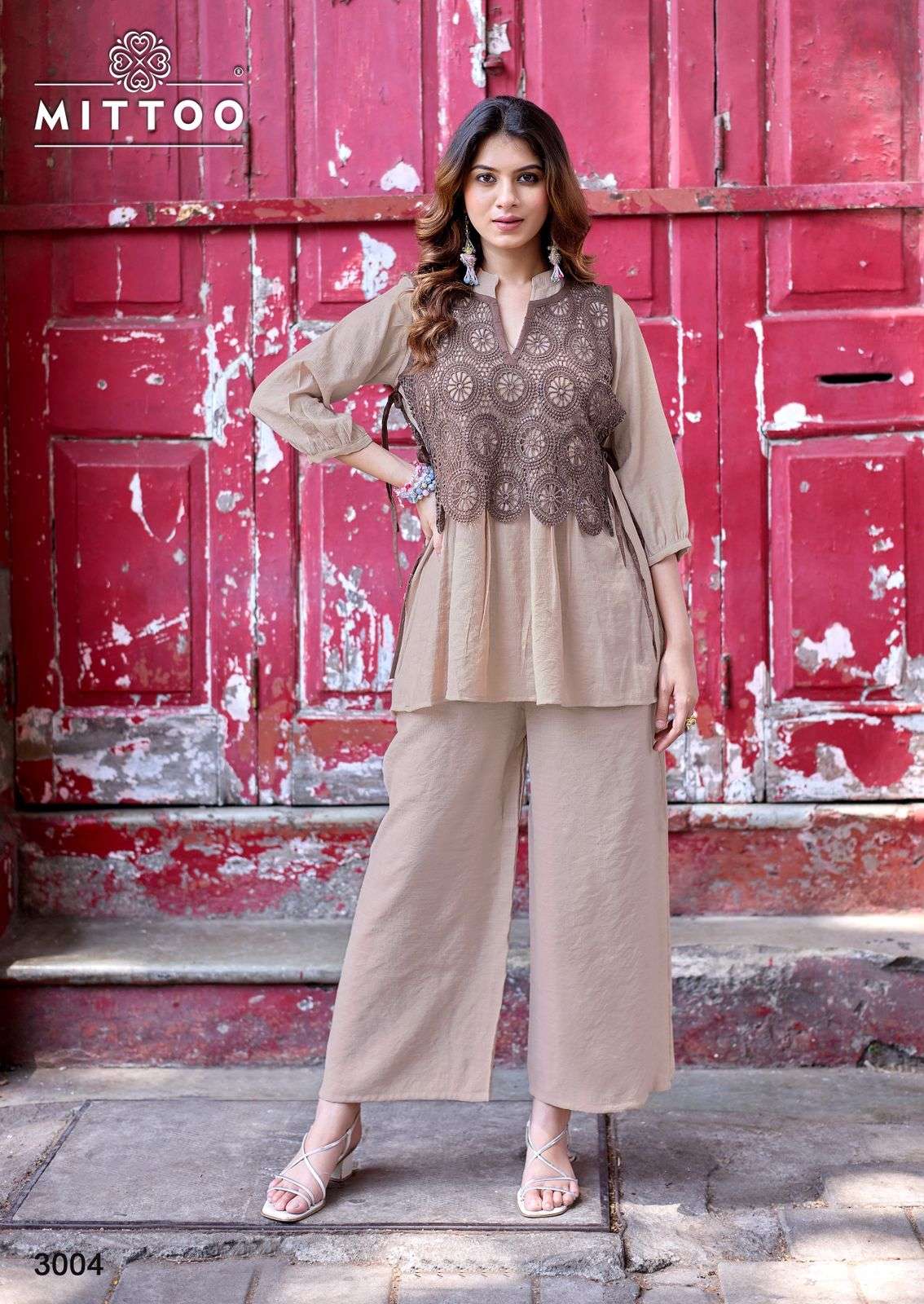 MITTOO BEAUTY LINE VISCOSE FANCY LOOKS TOP WITH KOTI AND BOTTOM SET