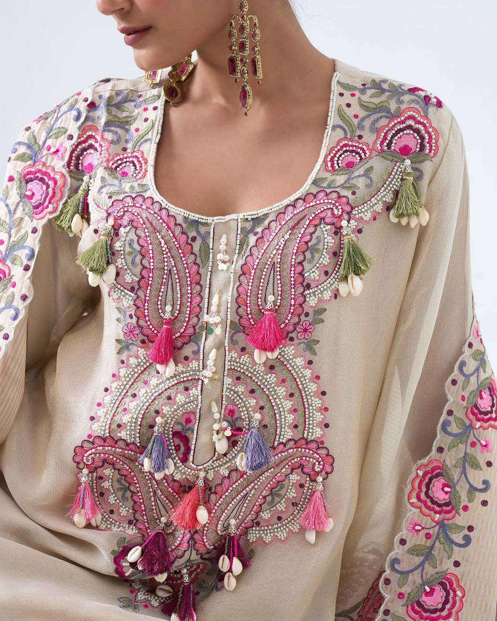 SRK 5348 GEORGETTE BEAUTIFUL EMBROIDERY DESIGNER LOOK SUIT