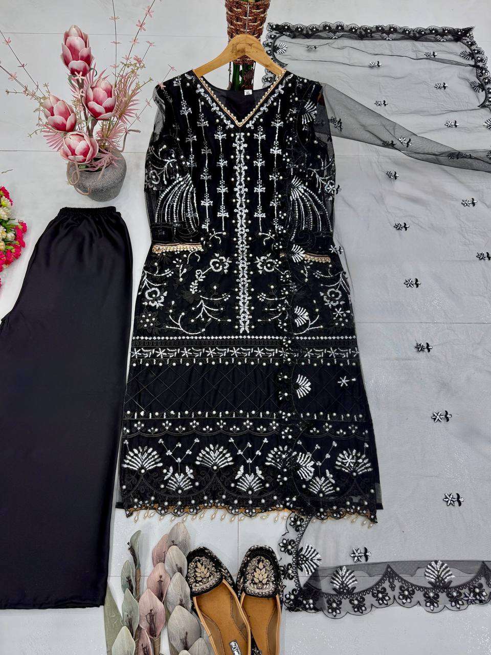 ST 178 BEAUTIFUL DESIGNER LOOK PARTY WEAR PAKISTANI STYLE SUIT 