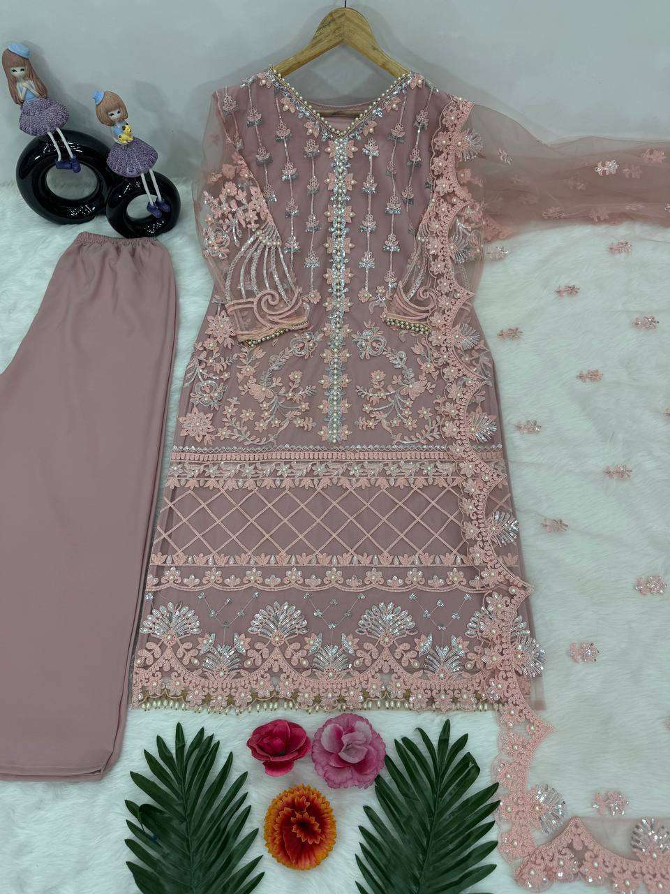 ST 178 BEAUTIFUL DESIGNER LOOK PARTY WEAR PAKISTANI STYLE SUIT 