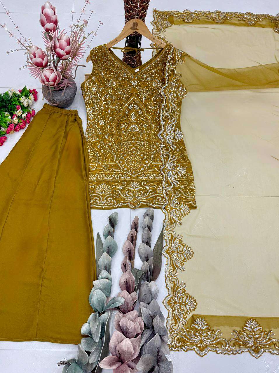 ST 203 GEORGETTE HEAVY GORGEOUS DESIGNER LOOK PARTY WEAR LADIES SUIT