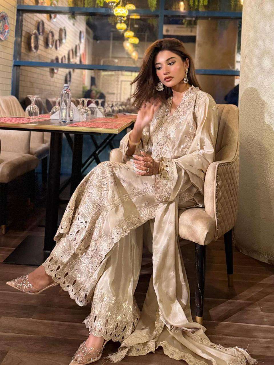 ZC 8022 SILK HEAVY EMBROIDERD ELEGANT LOOK BEAUTIFUL DESIGNER SUIT