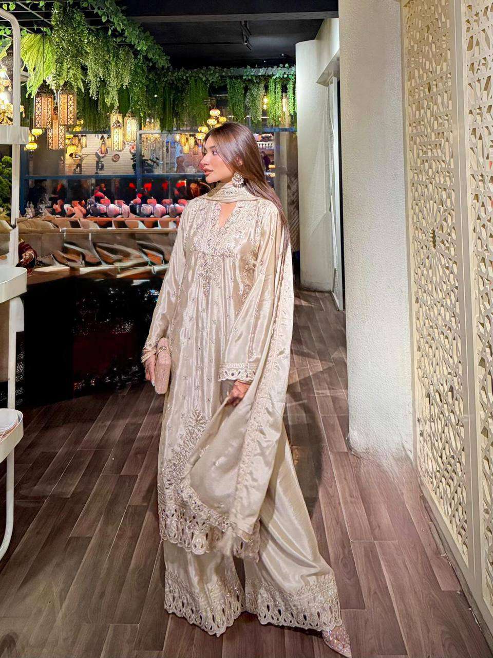 ZC 8022 SILK HEAVY EMBROIDERD ELEGANT LOOK BEAUTIFUL DESIGNER SUIT