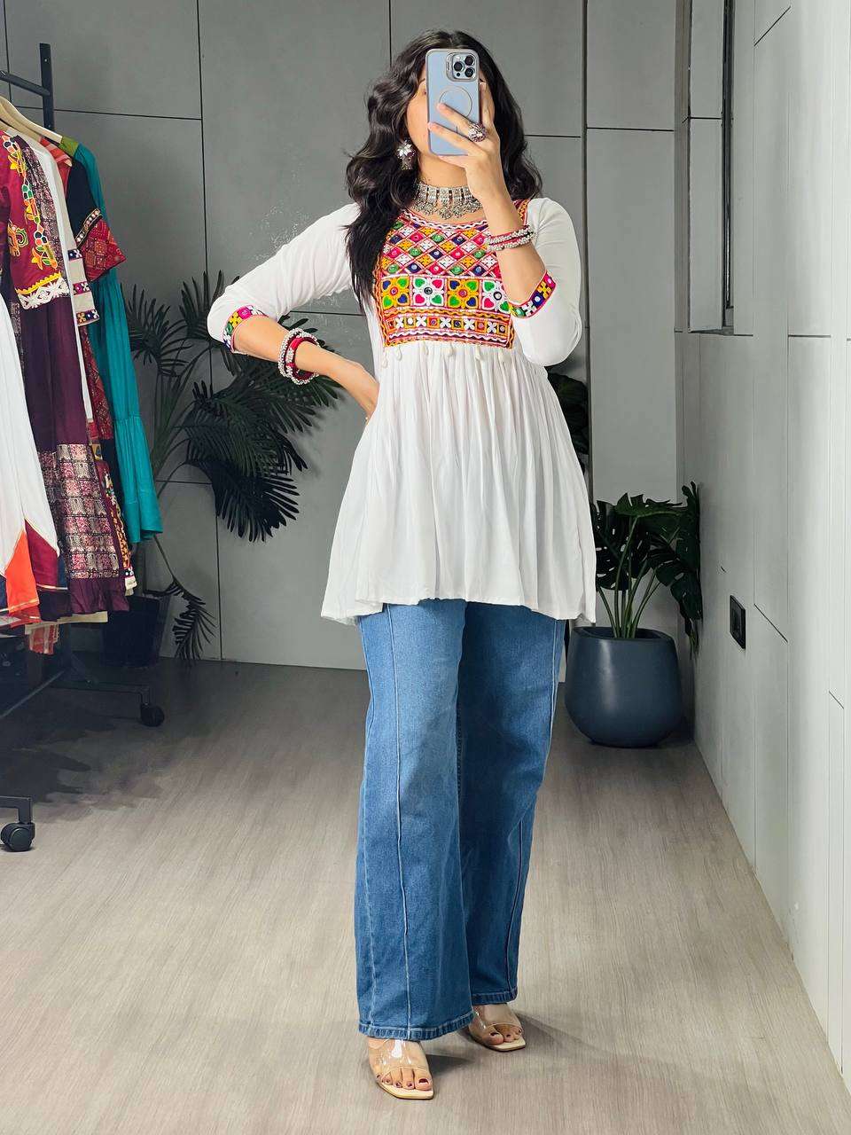 BANDHANI PALACE MADHURYA GAMTHI WORK NAVRATRI WEAR LADIES KEDIA SET 