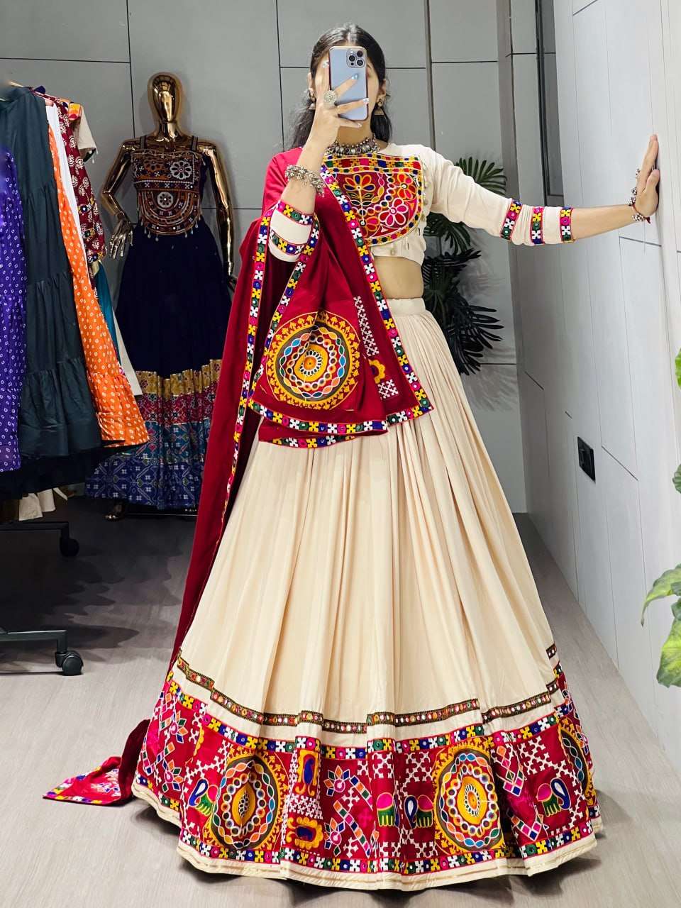 BANDHANI PALACE RUDRA COTTON GAMTHI MIRROR WORK NAVRATRI WEAR LEHENGA CHOLI 