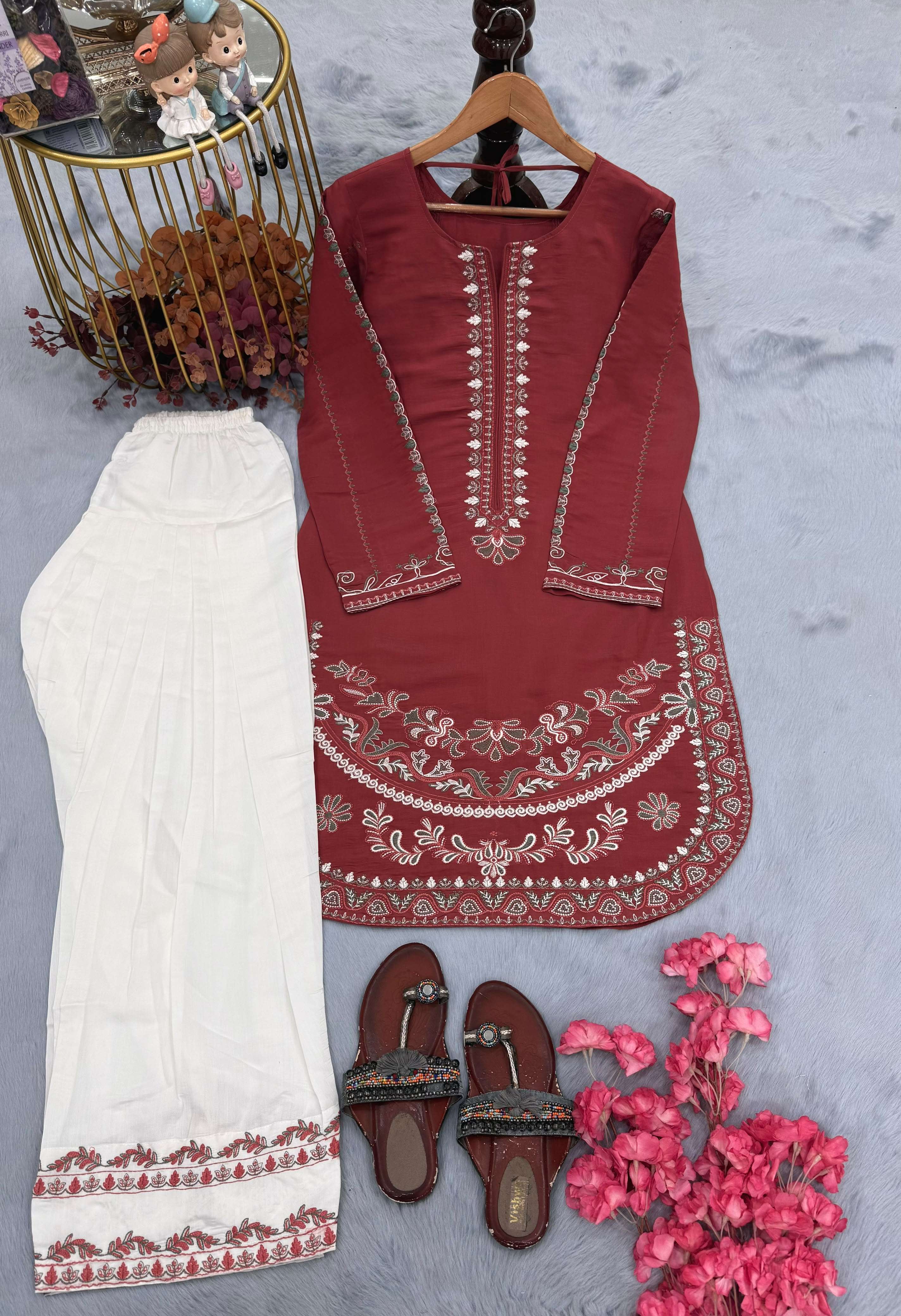 LADY LOOK 050 SILK PREETY LOOK DESIGNER LADIES KURTI WITH BOTTOM PAIR 