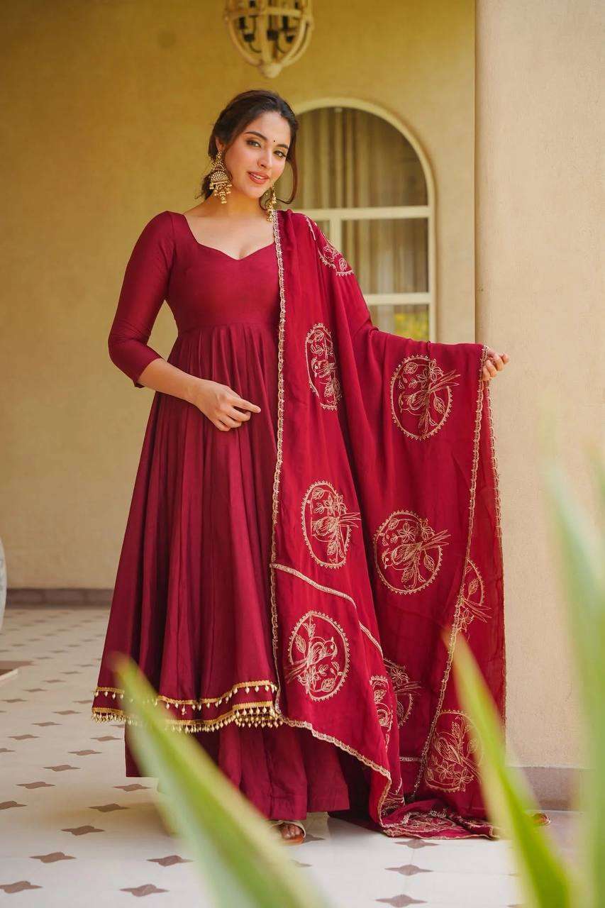 MD 3102 SILK DESIGNER WORK PARTY WEAR LADIES ANARKALI GOWN STYLE SUIT