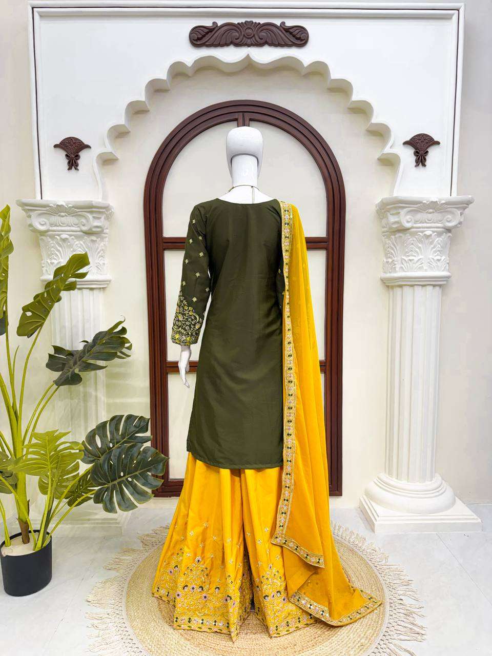 RTC 6044 CREPE BEAUTIFUL DESIGNER LOOK WEDDING FUNCTION WEAR LADIES SUIT