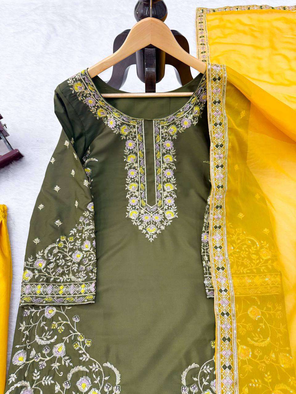 RTC 6044 CREPE BEAUTIFUL DESIGNER LOOK WEDDING FUNCTION WEAR LADIES SUIT