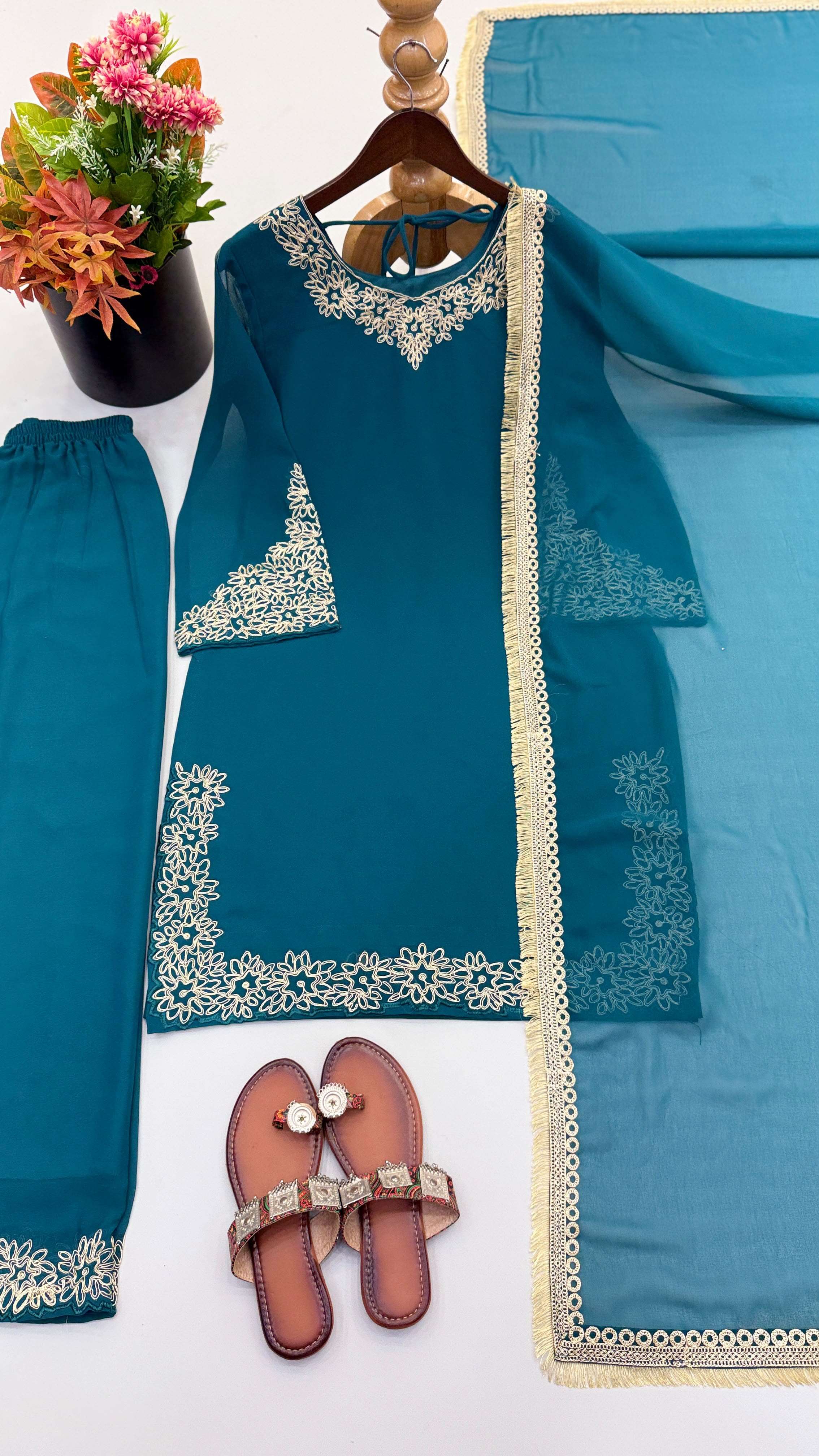 SR 1717 GEORGETTE DESIGNER PARTY WEAR LADIES TOP SHARARA PENT WITH DUPATTA SET 