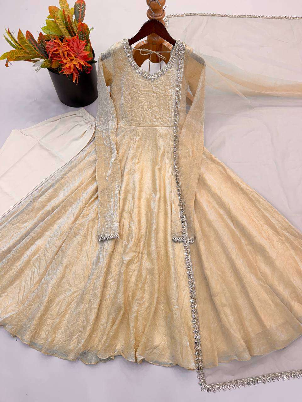 SRK 5355 GORGEOUS PREETY LOOK DESIGNER LADIES ANARKALI GOWN STYLE LADIES SUIT