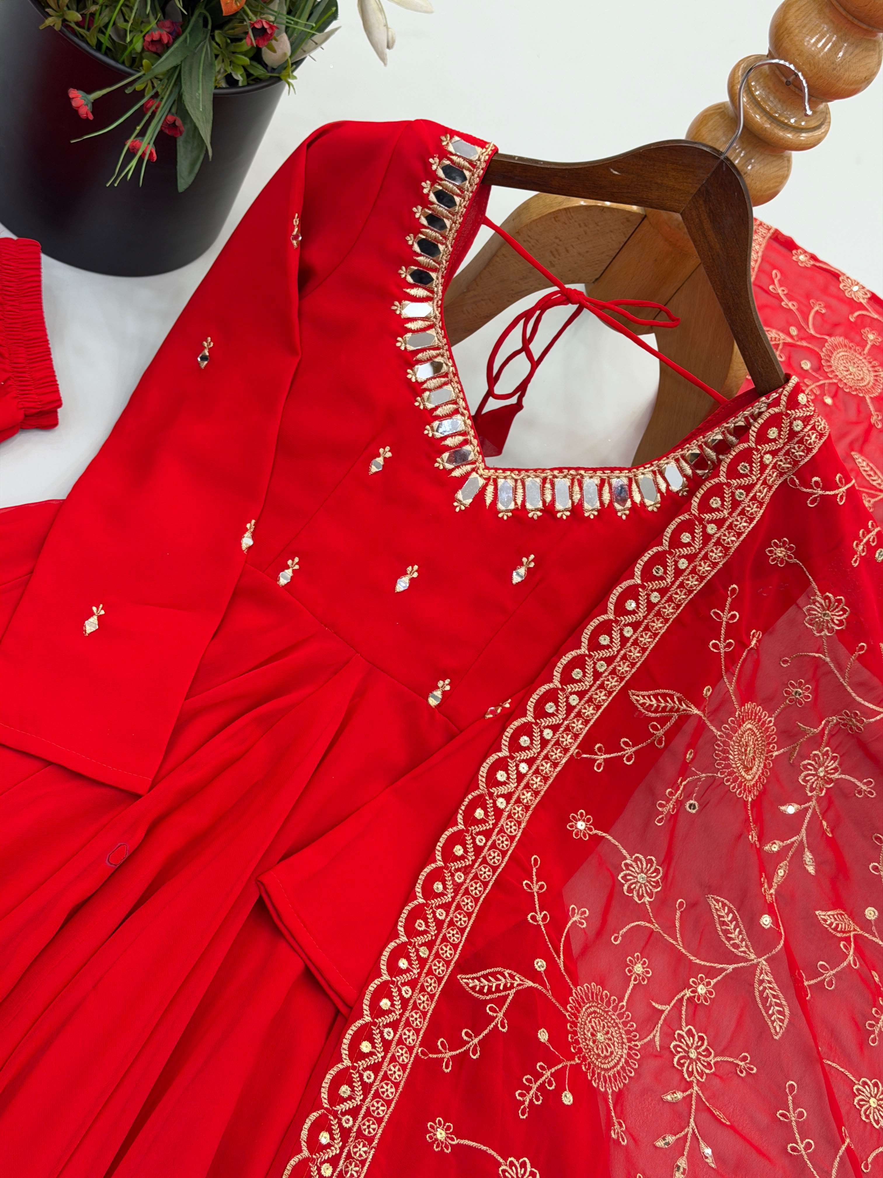ZF 5025 GEORGETTE PREETY LOOK DESIGNER LADIES PARTY WEAR GOWN SUIT