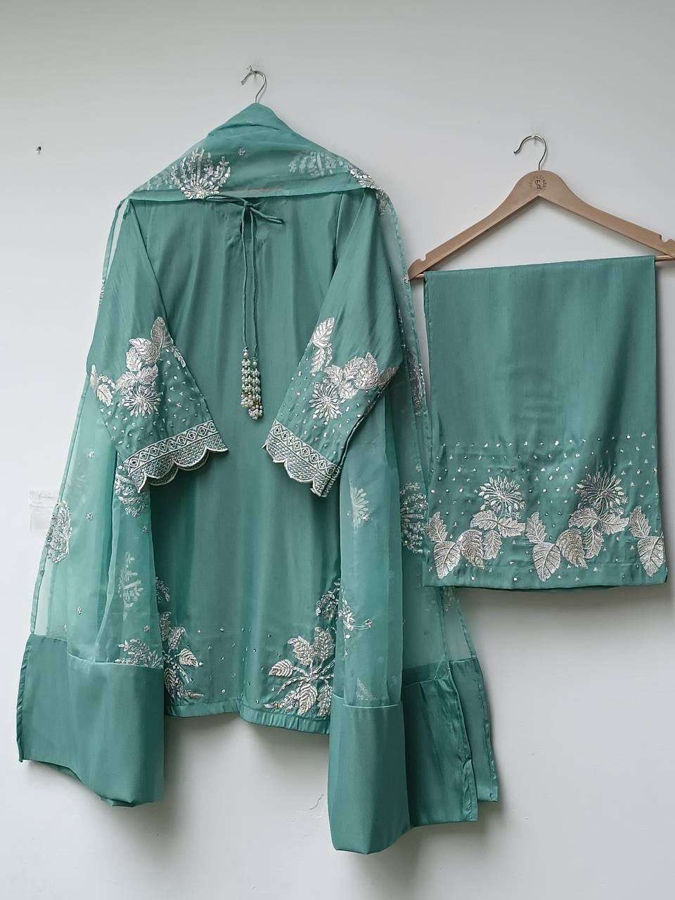AD 202 CREPE DESIGNER PARTY WEAR LOOK LADIES 3PIECE SET COLLECTION 