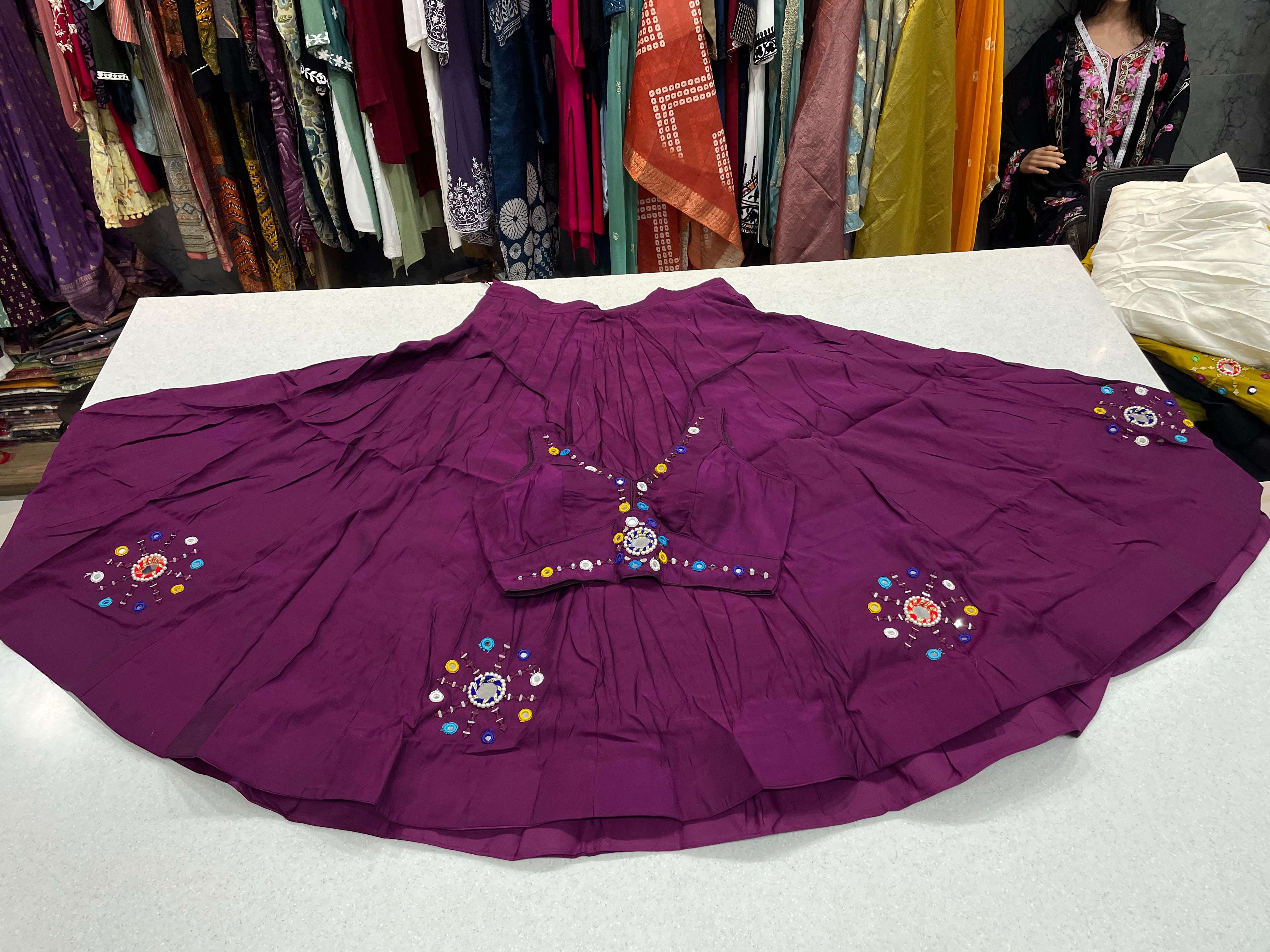 INLI KHELAIYA SILK HEAVY MIRROR WORK DESIGNER NAVRATRI WEAR LEHENGA CHOLI 