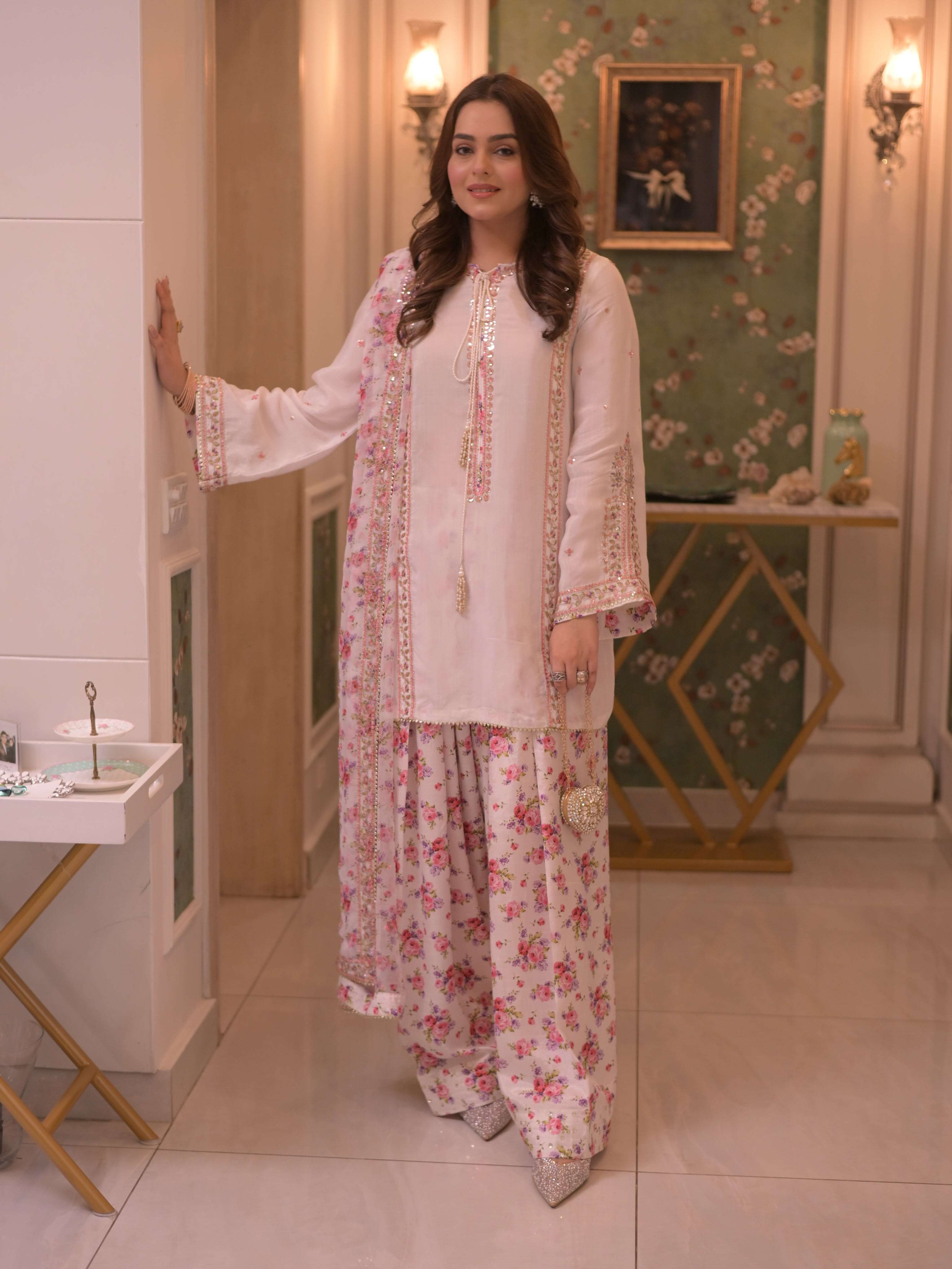 JF 057 CREPE BEAUTIFUL DESIGNER LOOK PARTY WEAR LADIES SUIT