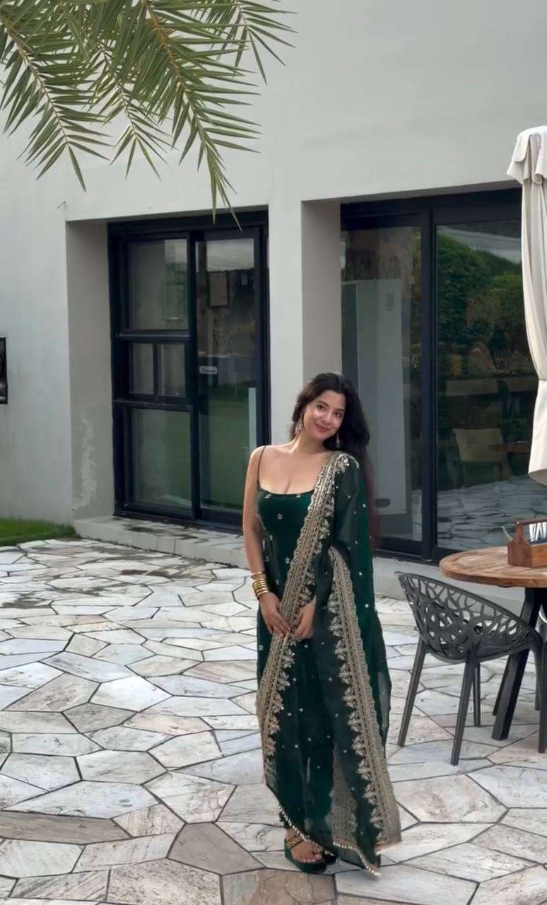 KD 1640 SILK DESIGNER WORK CLASSY GORGEOUS LOOK LOOK LADIES SUIT