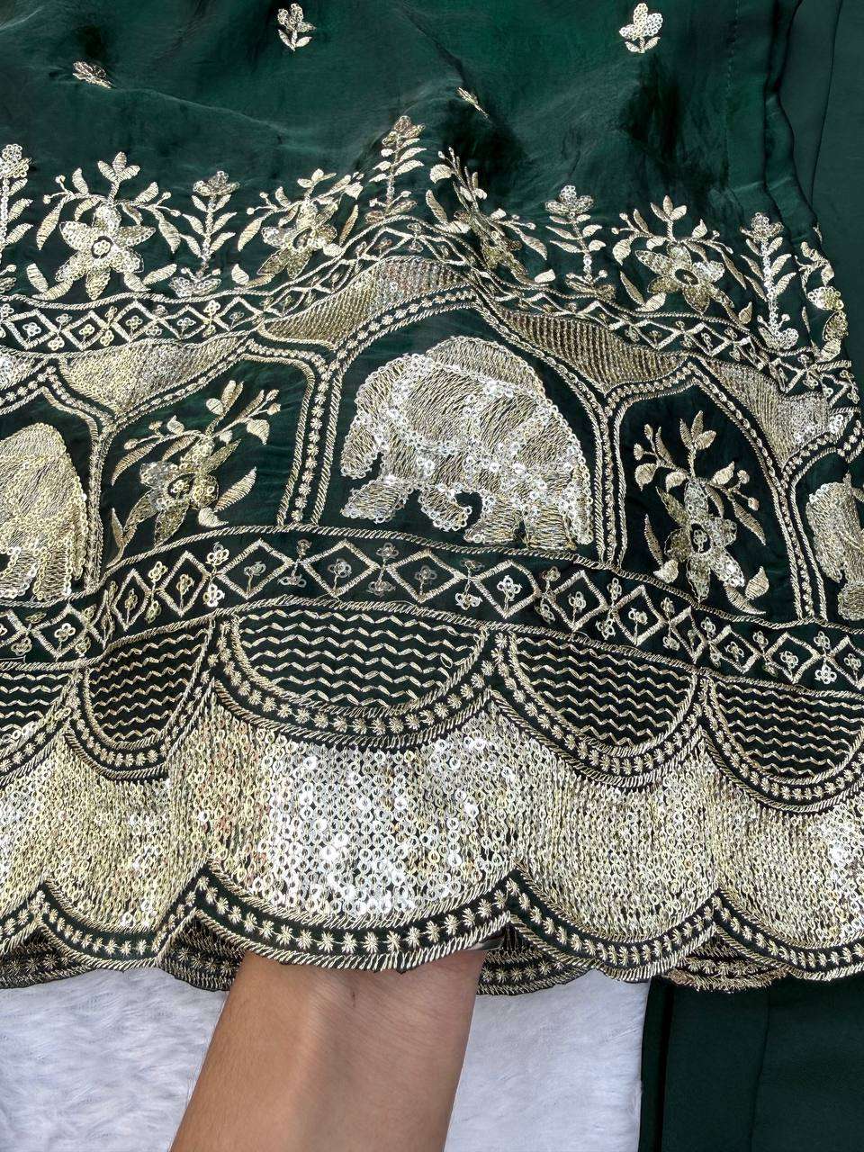 KD 1640 SILK DESIGNER WORK CLASSY GORGEOUS LOOK LOOK LADIES SUIT