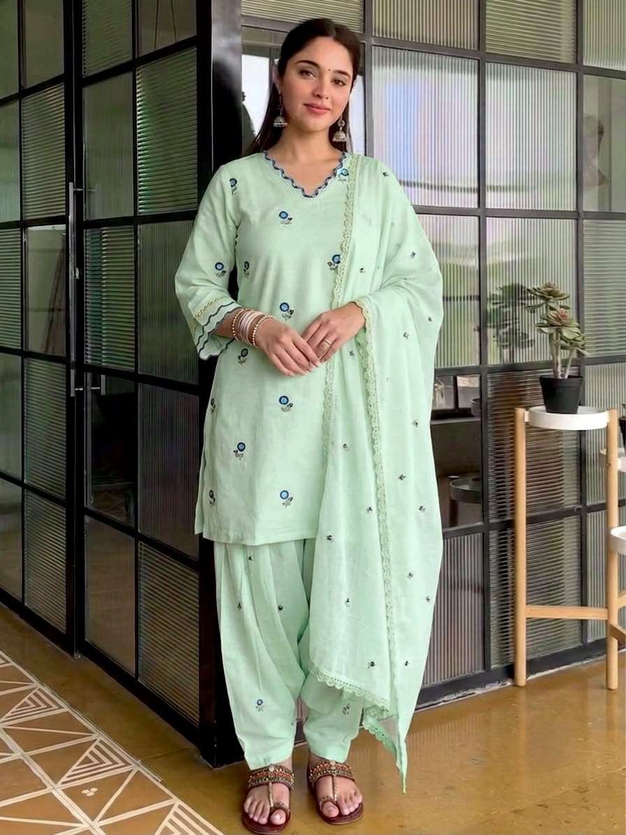 LADY LOOK 043 CHANDERI SILK DESIGNER PARTY WEAR LADIES SUIT 