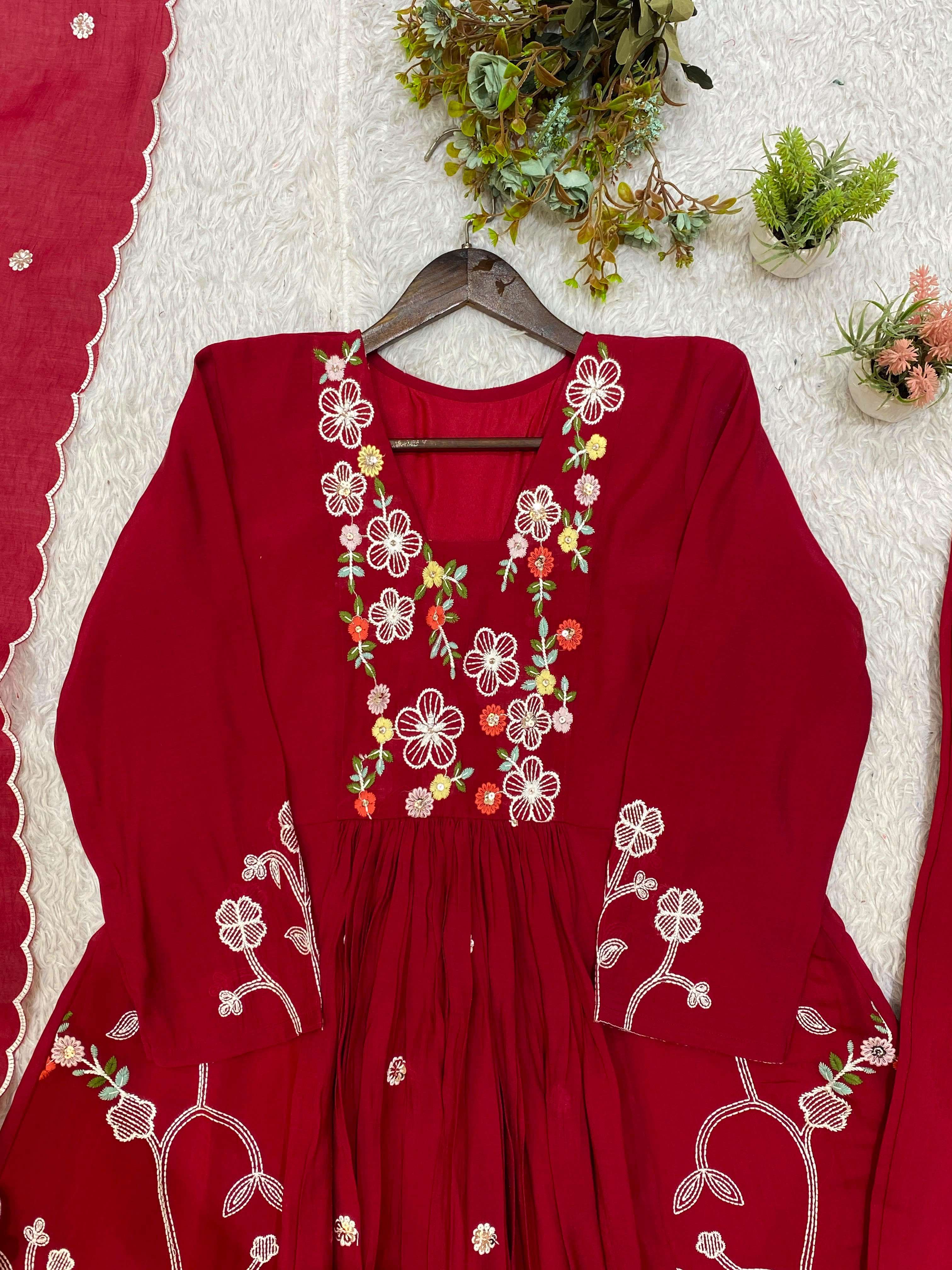 LG 2131 CHANDERI SILK BEAUTIFUL DESIGNER LOOK PARTY WEAR LADIES SUIT