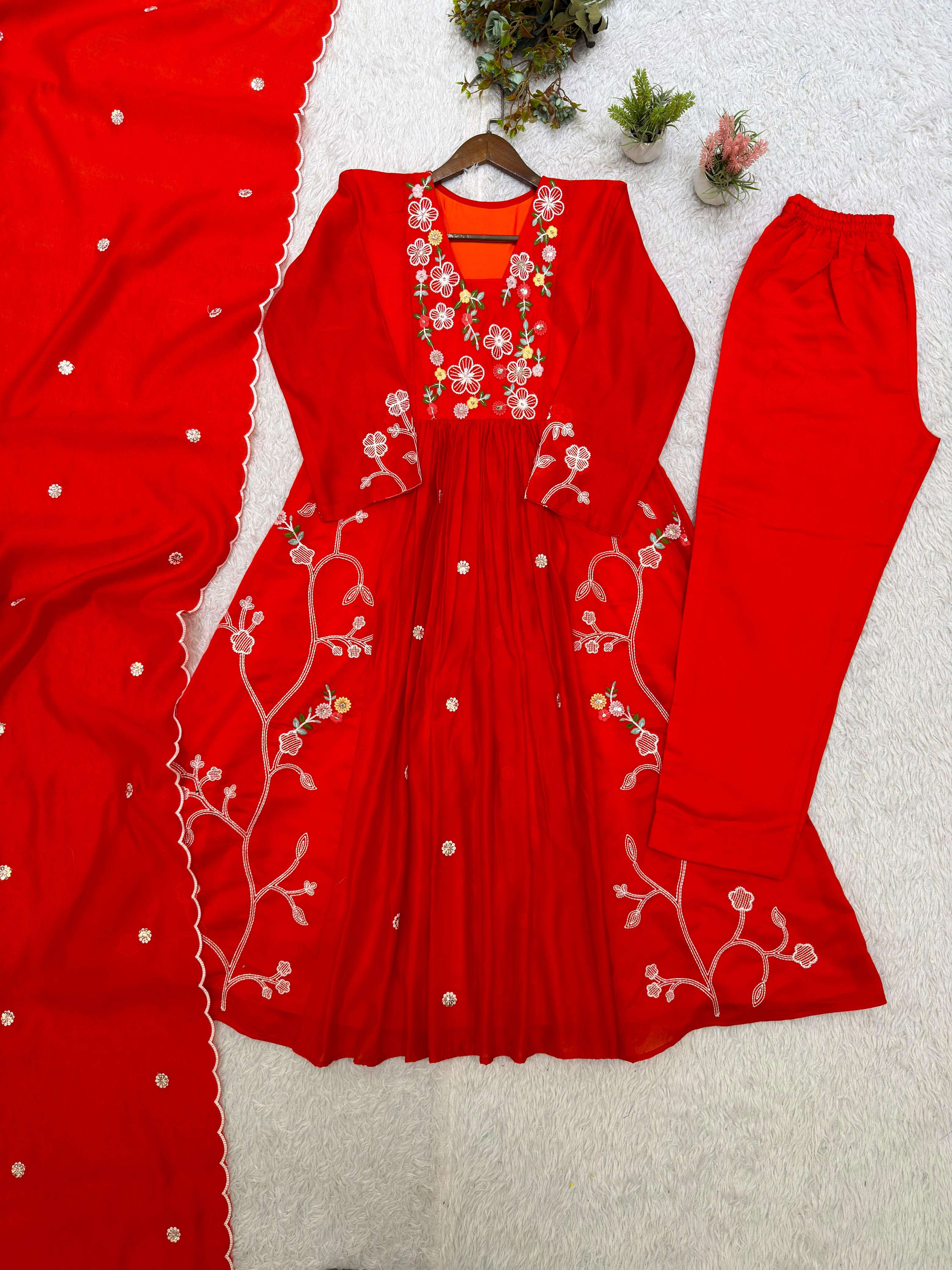 LG 2131 CHANDERI SILK BEAUTIFUL DESIGNER LOOK PARTY WEAR LADIES SUIT