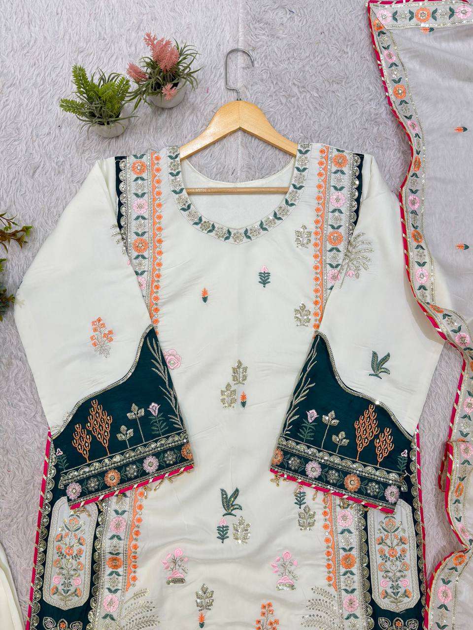 LG 2141 SILK BEAUTIFUL DESIGNER KAFTAN WITH PANT AND DUPATTA SET
