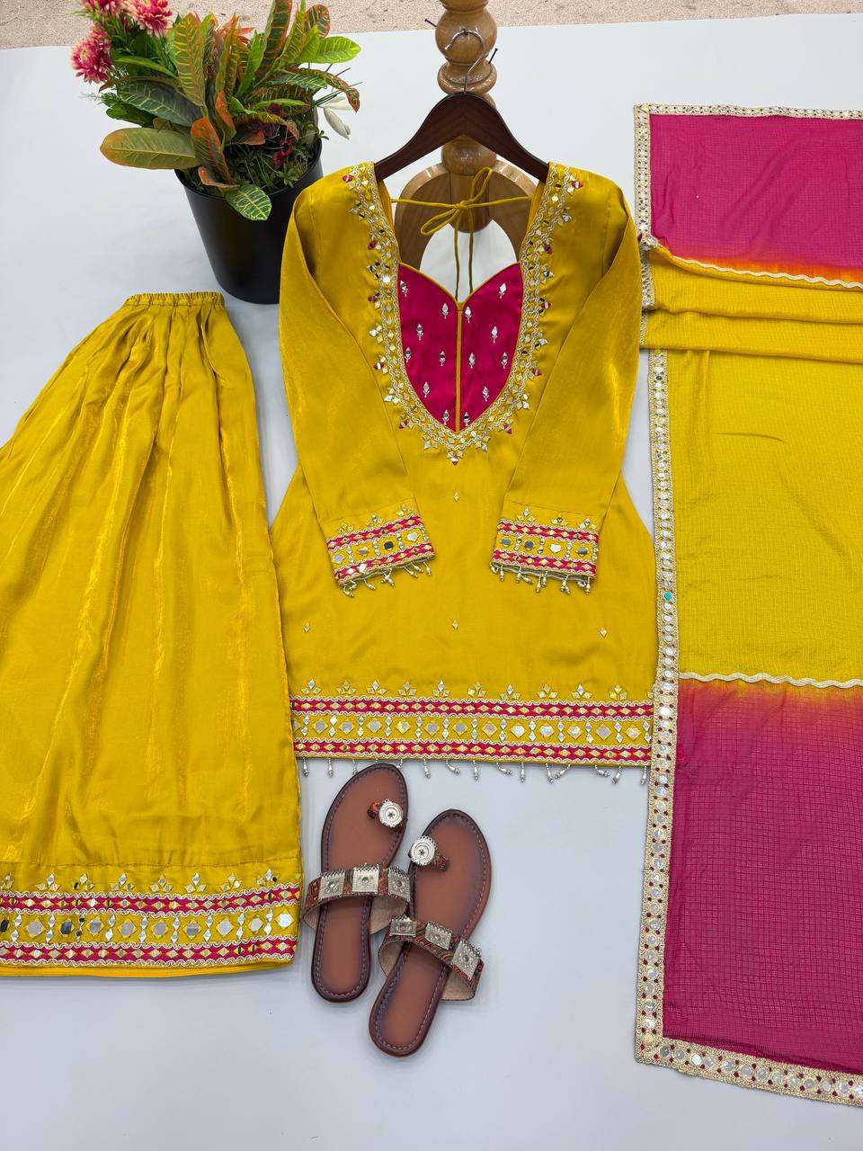 SRK 5361 SILK BEAUTIFUL DESIGNER WORK PARTY WEAR LADIES SUIT